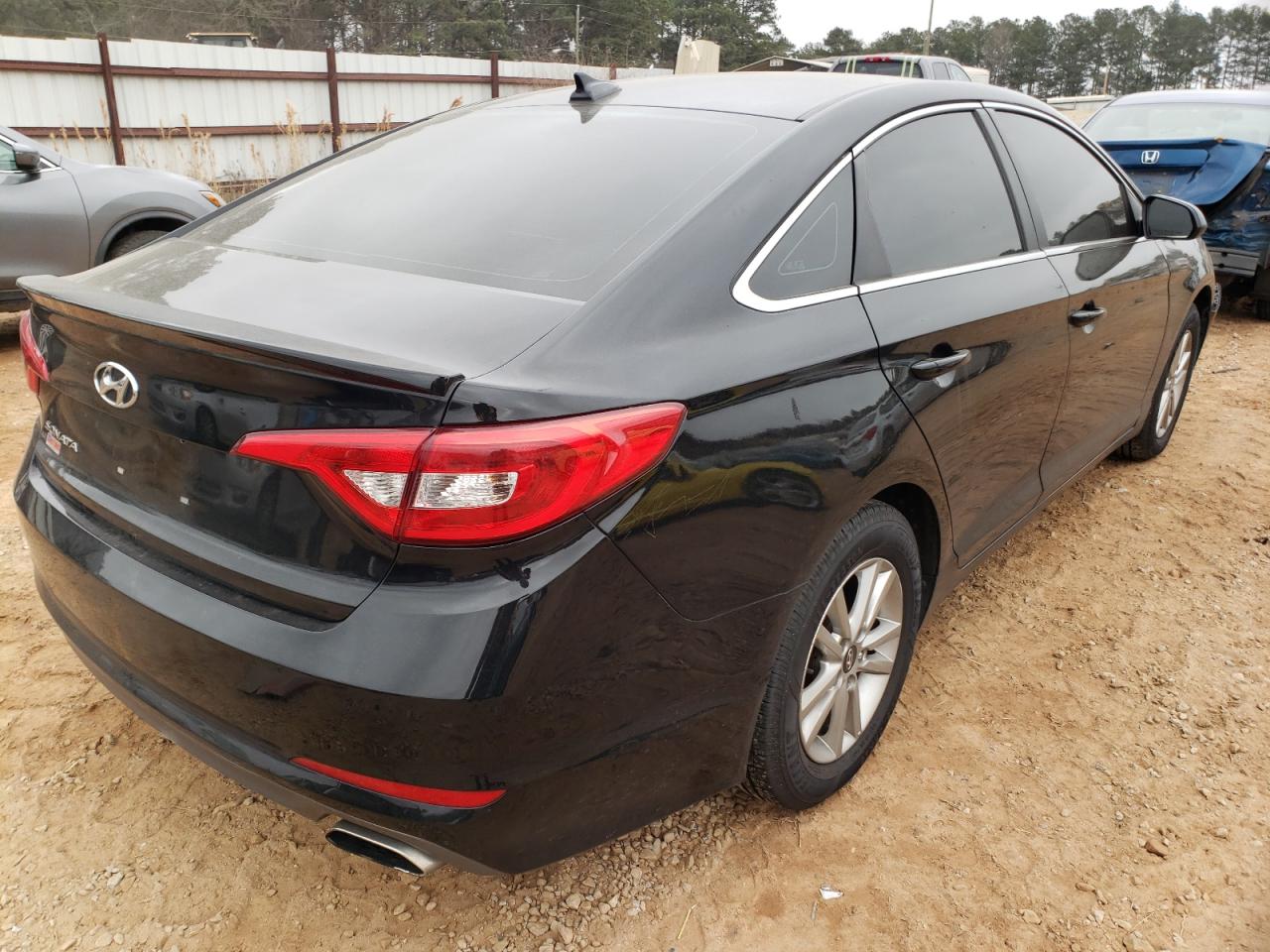 Photo 4 from auction – 2016 HYUNDAI SONATA SE with VIN 5NPE24AF2GH384838