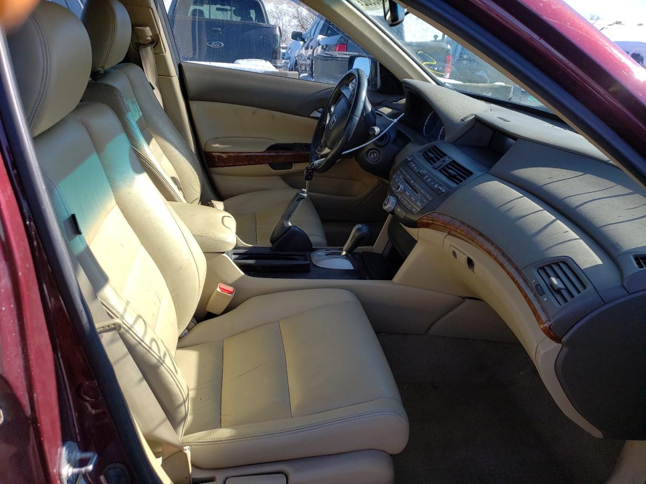 Photo 5 from auction – 2010 HONDA ACCORD EXL with VIN 1HGCP2F86AA137975