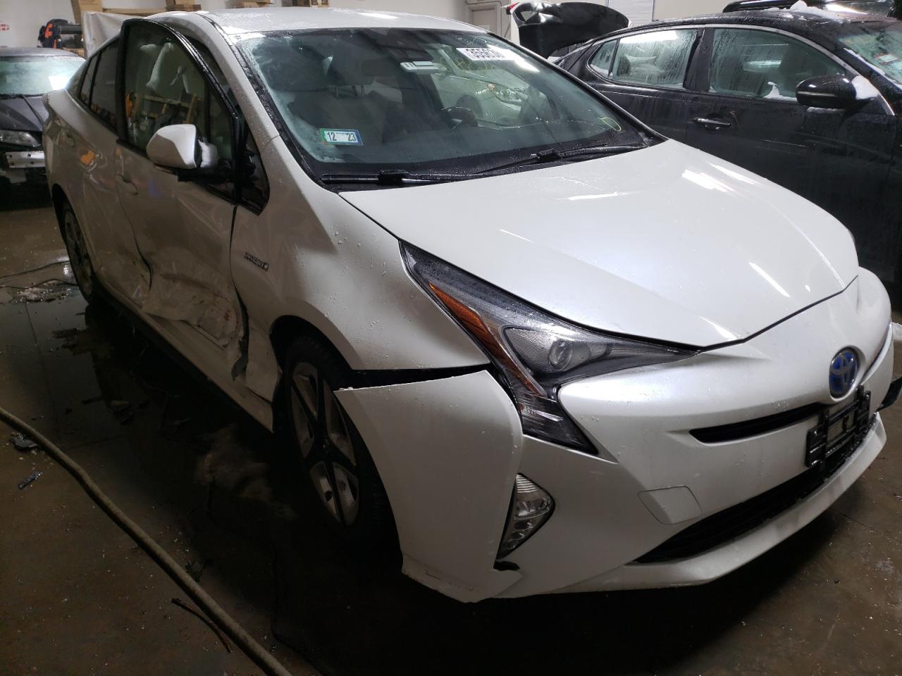 TOYOTA PRIUS 2016 with VIN JTDKARFU8G3015245 - Photo from auction
