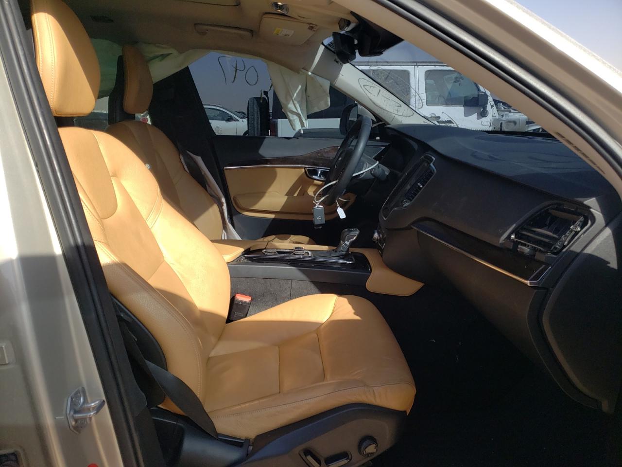Photo 5 from auction – 2016 VOLVO XC90 T6 with VIN YV4A22PK0G1019957