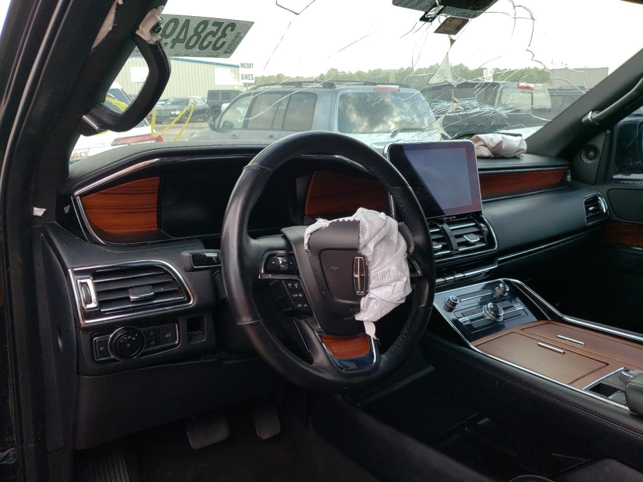 Photo 9 from auction – 2019 LINCOLN NAVIGATOR with VIN 5LMJJ2HT5KEL14625