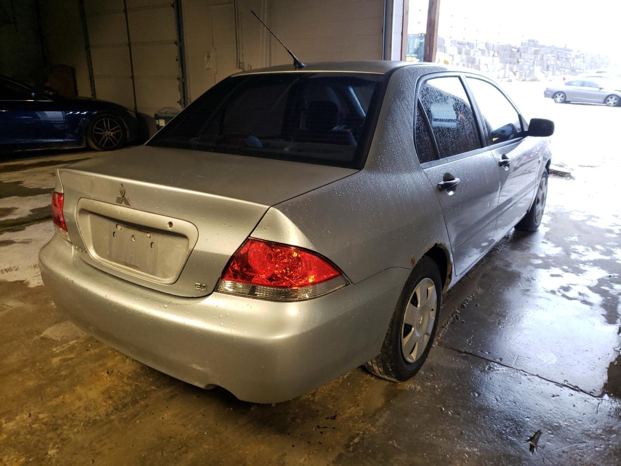 Photo 4 from auction – 2005 MITSUBISHI LANCER ES with VIN JA3AJ26E25U054639