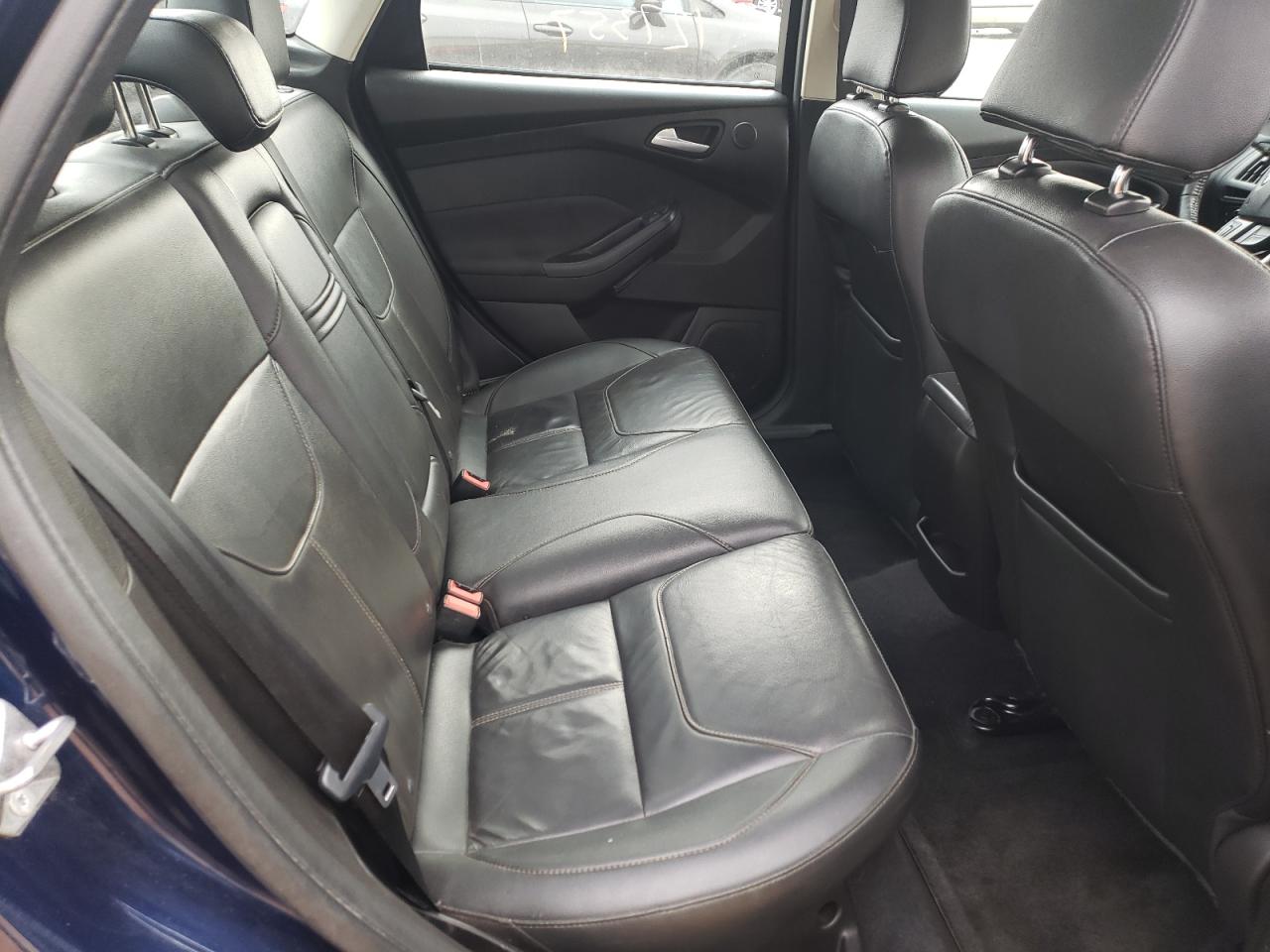 Photo 6 from auction – 2016 FORD FOCUS SE with VIN 1FADP3F23GL357422