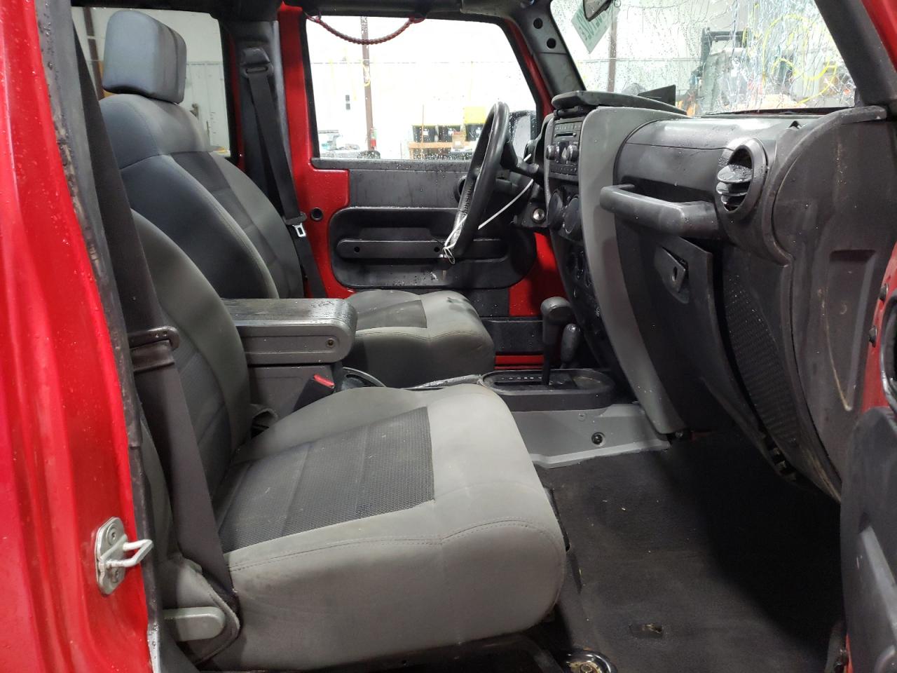 Photo 5 from auction – 2008 JEEP WRANGLER U with VIN 1J4GA39148L584870