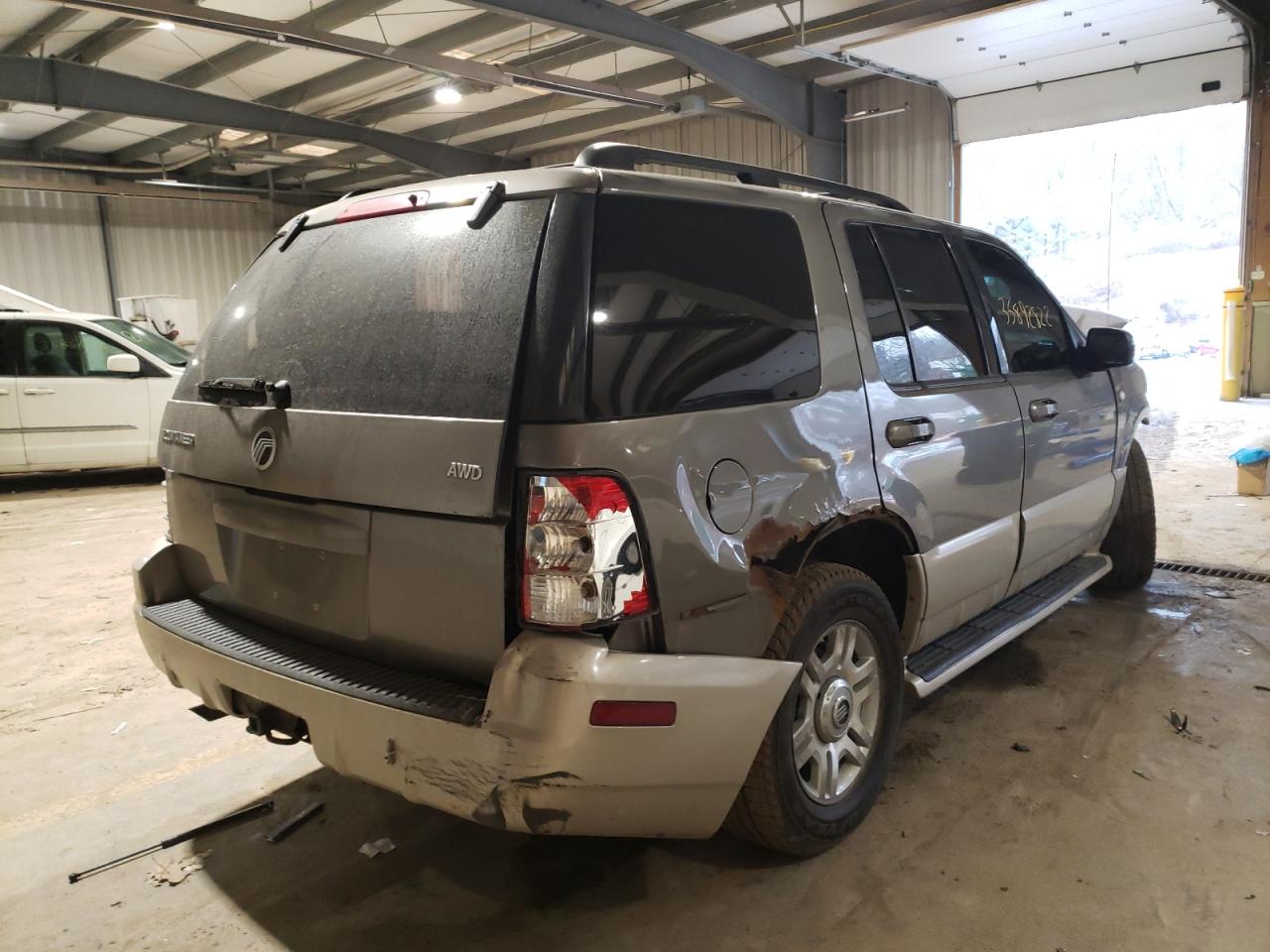 Photo 4 from auction – 2004 MERCURY MOUNTAINEE with VIN 4M2ZU86K64ZJ06953