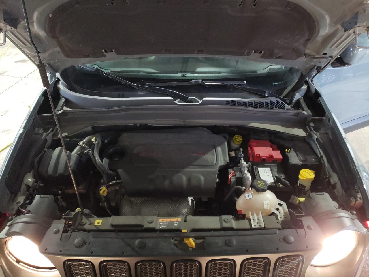 Photo 7 from auction – 2018 JEEP RENEGADE L with VIN ZACCJABB5JPH96335