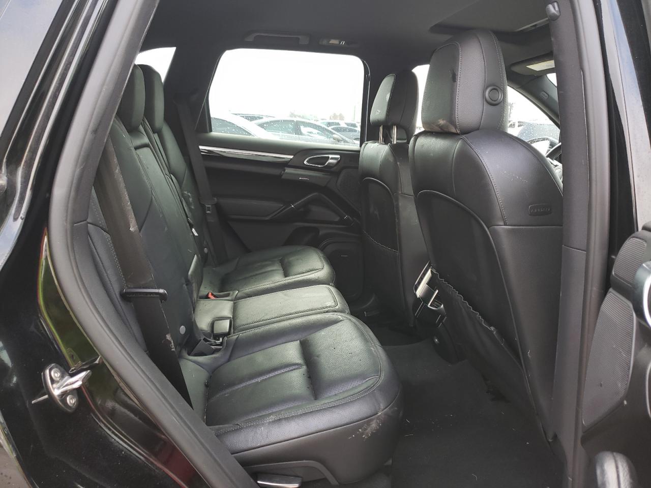 Photo 6 from auction – 2015 PORSCHE CAYENNE with VIN WP1AF2A26FLA30480
