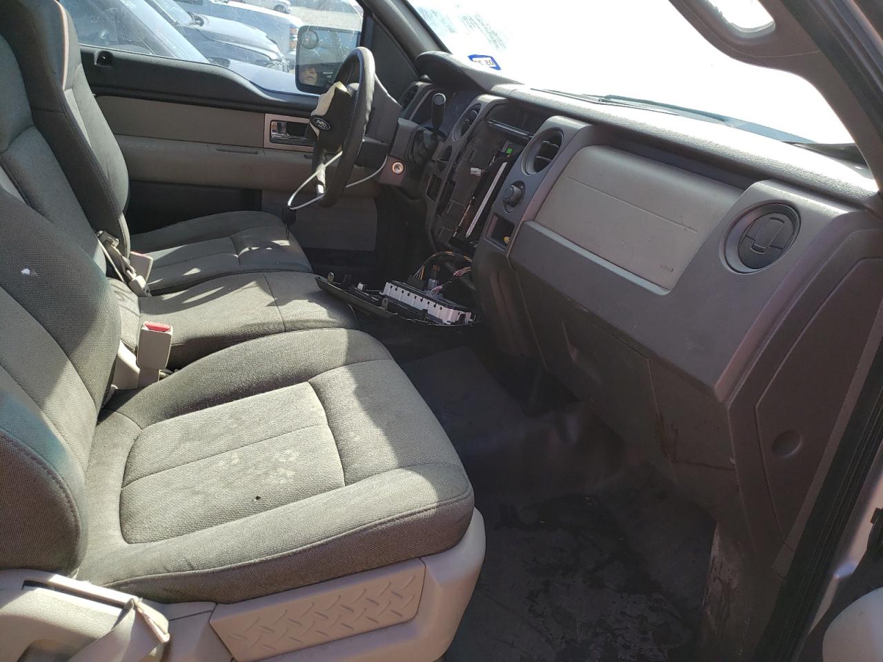 Photo 5 from auction – 2010 FORD F150 with VIN 1FTMF1CW6AKE28957