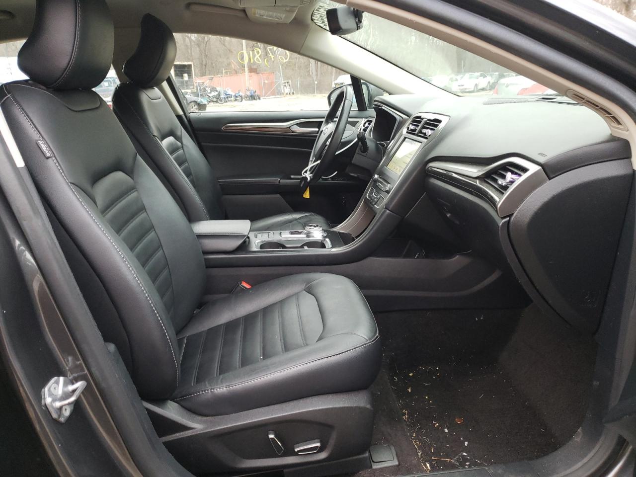 Photo 5 from auction – 2017 FORD FUSION SE with VIN 3FA6P0PUXHR173718