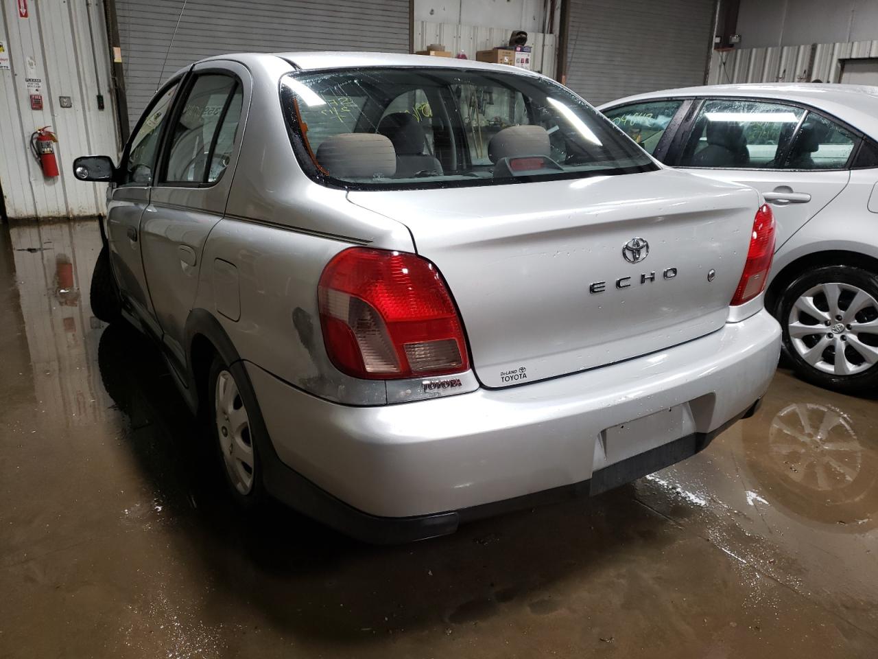 Photo 3 from auction – 2001 TOYOTA ECHO with VIN JTDBT123510189923