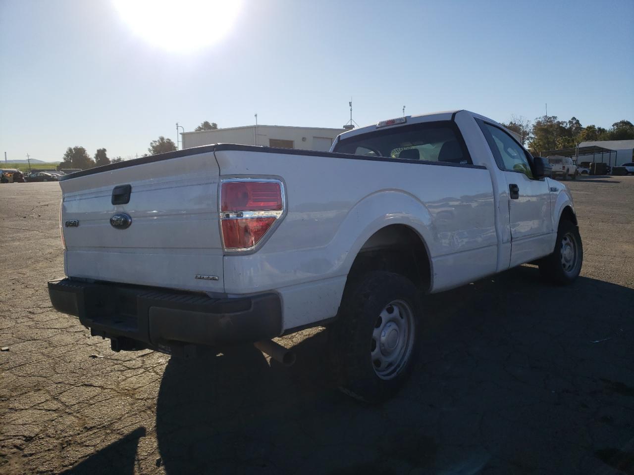 صورة رقم 4 من المزاد - 2014 FORD F150 مع VIN 1FTMF1CMXEKF62035