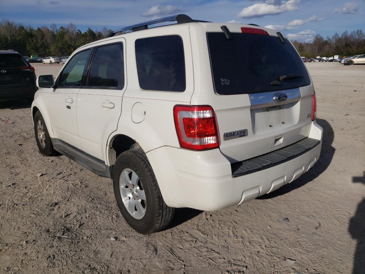 Photo 3 from auction – 2011 FORD ESCAPE with VIN 1FMCU0EG2BKB69253