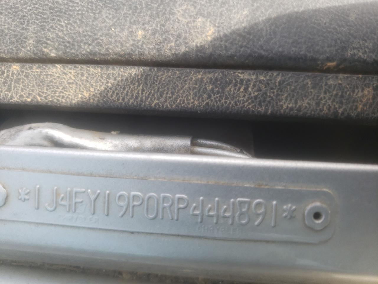 Photo 10 from auction – 1994 JEEP WRANGLER / with VIN 1J4FY19P0RP444891