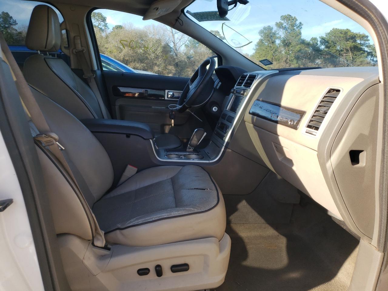 Photo 5 from auction – 2009 LINCOLN MKX with VIN 2LMDU68C29BJ06694