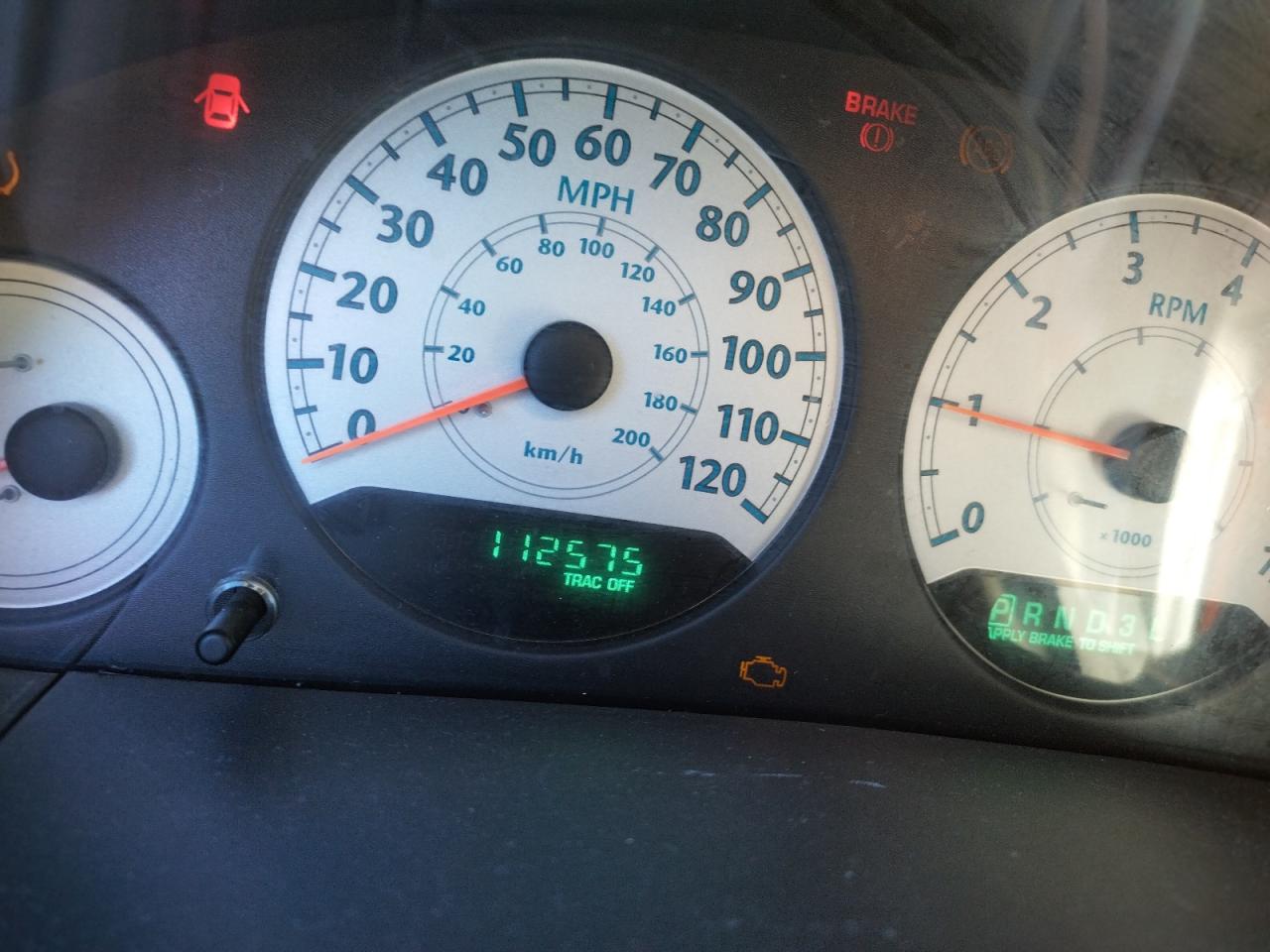 Photo 8 from auction – 2006 CHRYSLER TOWN & COU with VIN 2A4GP54L46R714492