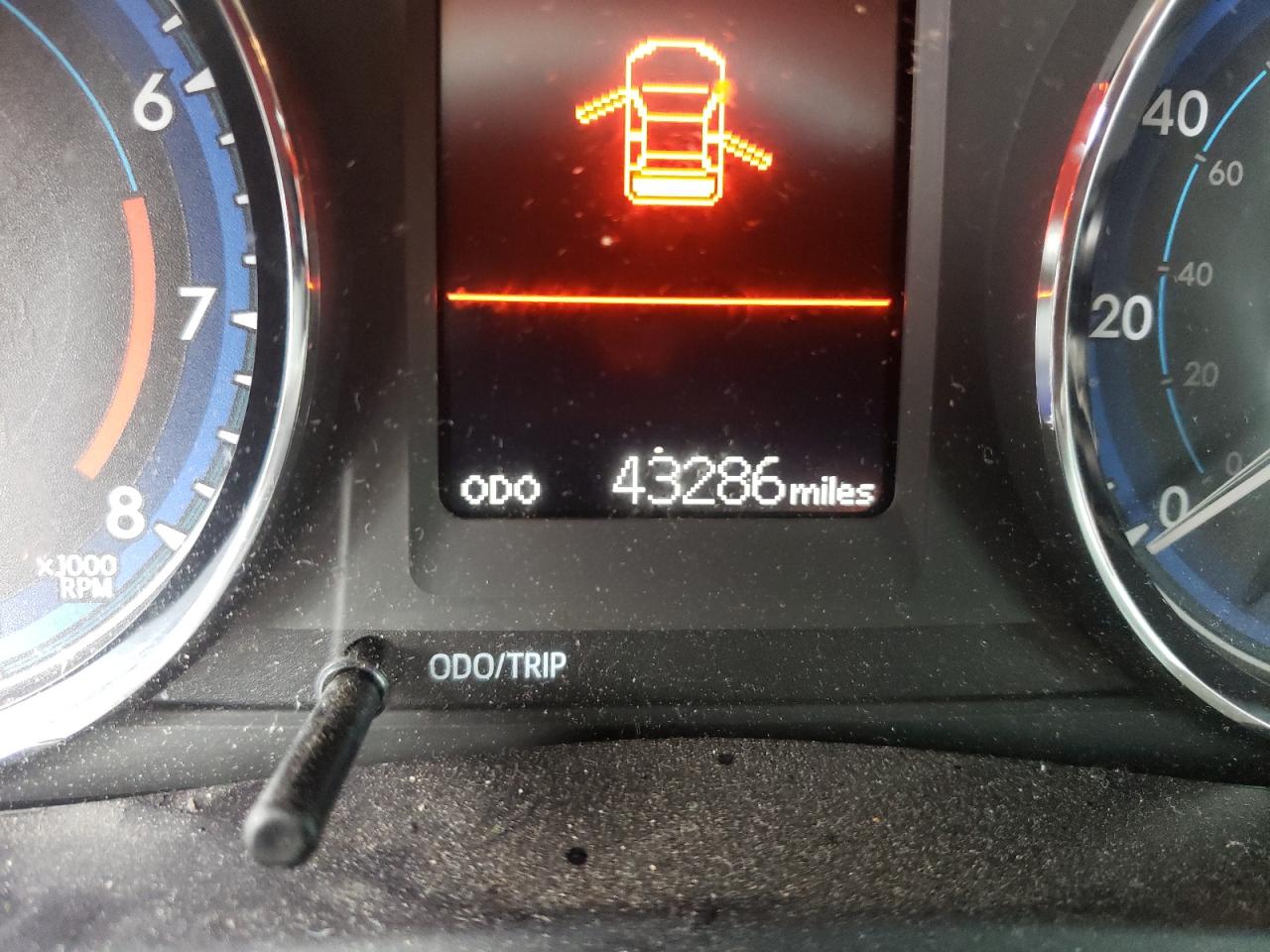 Photo 8 from auction – 2018 TOYOTA COROLLA L with VIN 5YFBURHE8JP841900