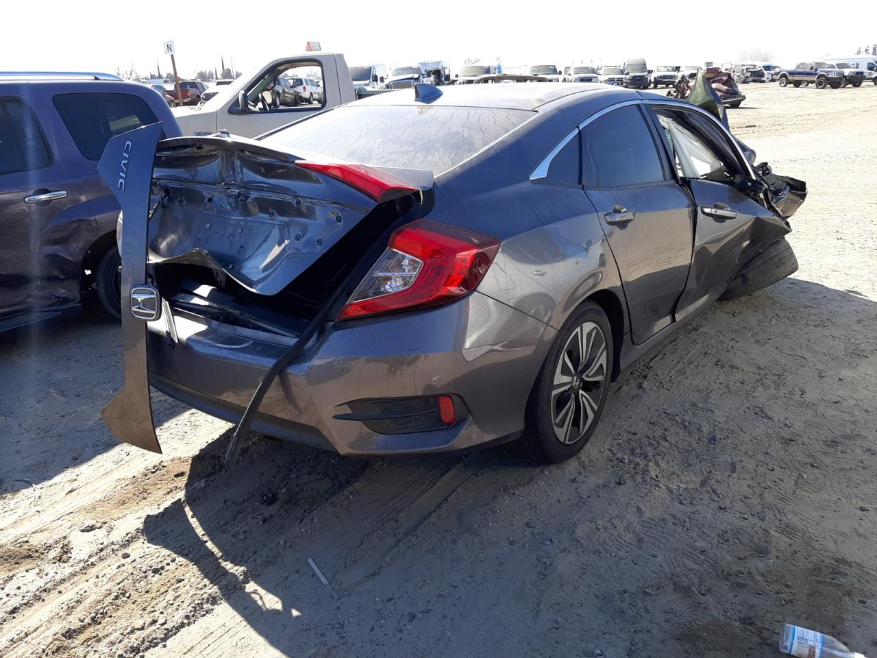 Photo 4 from auction – 2016 HONDA CIVIC EX with VIN 2HGFC1F33GH644267