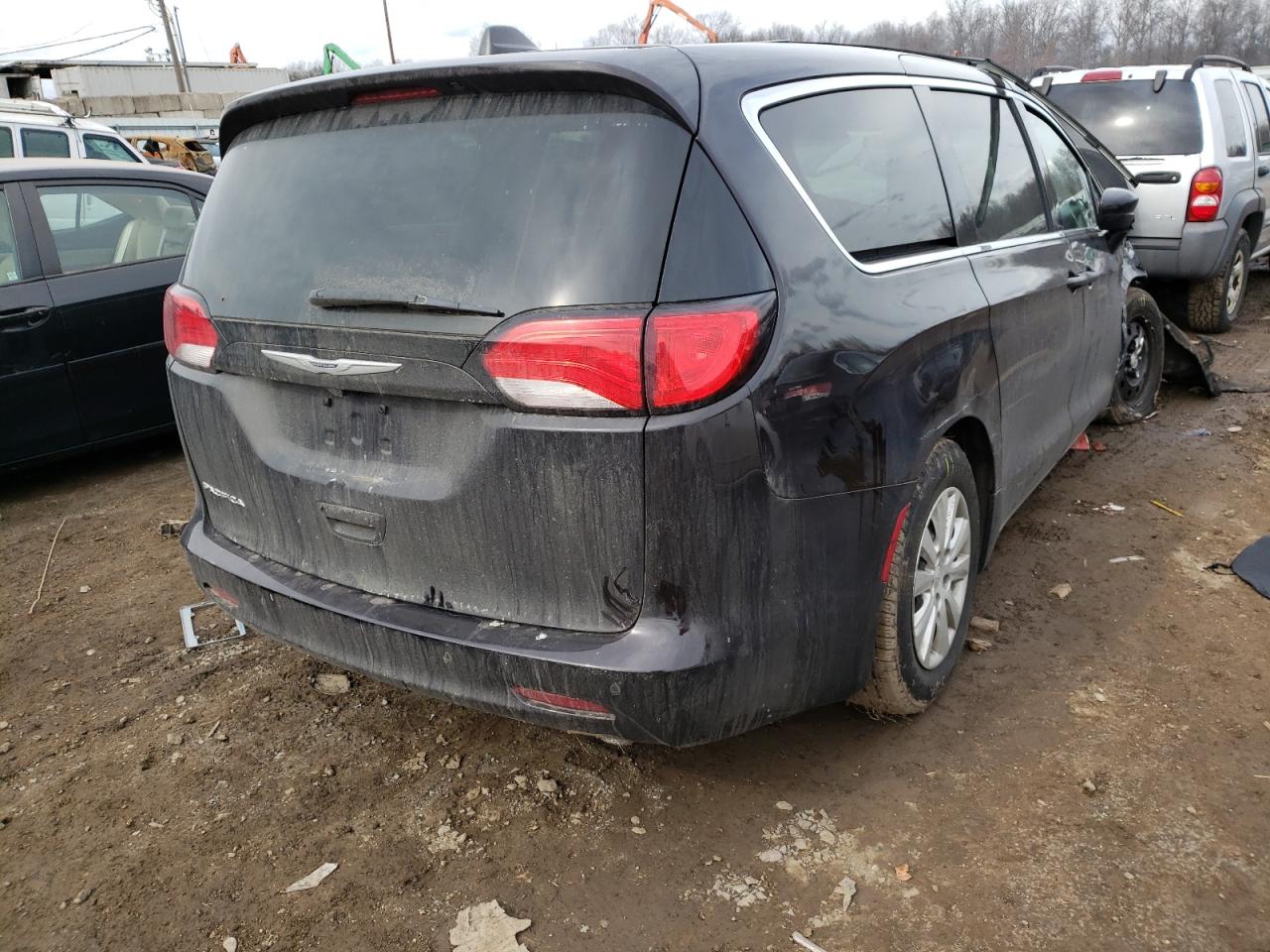 Photo 4 from auction – 2019 CHRYSLER PACIFICA L with VIN 2C4RC1AG8KR561698