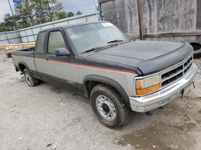 DODGE DAKOTA 1993 مع رقم تعريف المركبة 1B7FL23X2PS183406 - صورة من المزاد