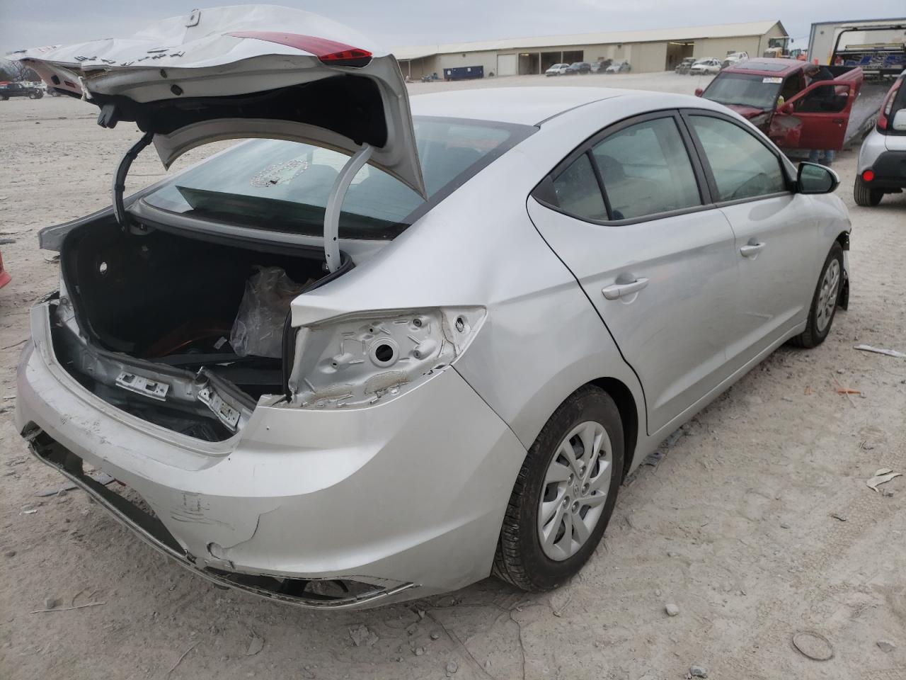 Photo 4 from auction – 2019 HYUNDAI ELANTRA SE with VIN 5NPD74LF2KH457760
