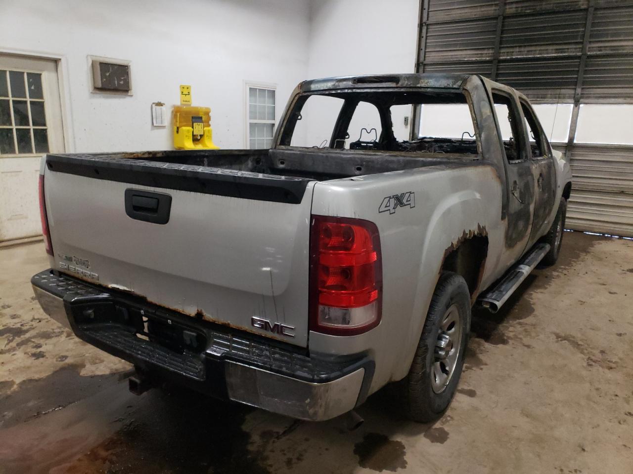 Photo 4 from auction – 2011 GMC SIERRA K15 with VIN 3GTP2UEA1BG205259
