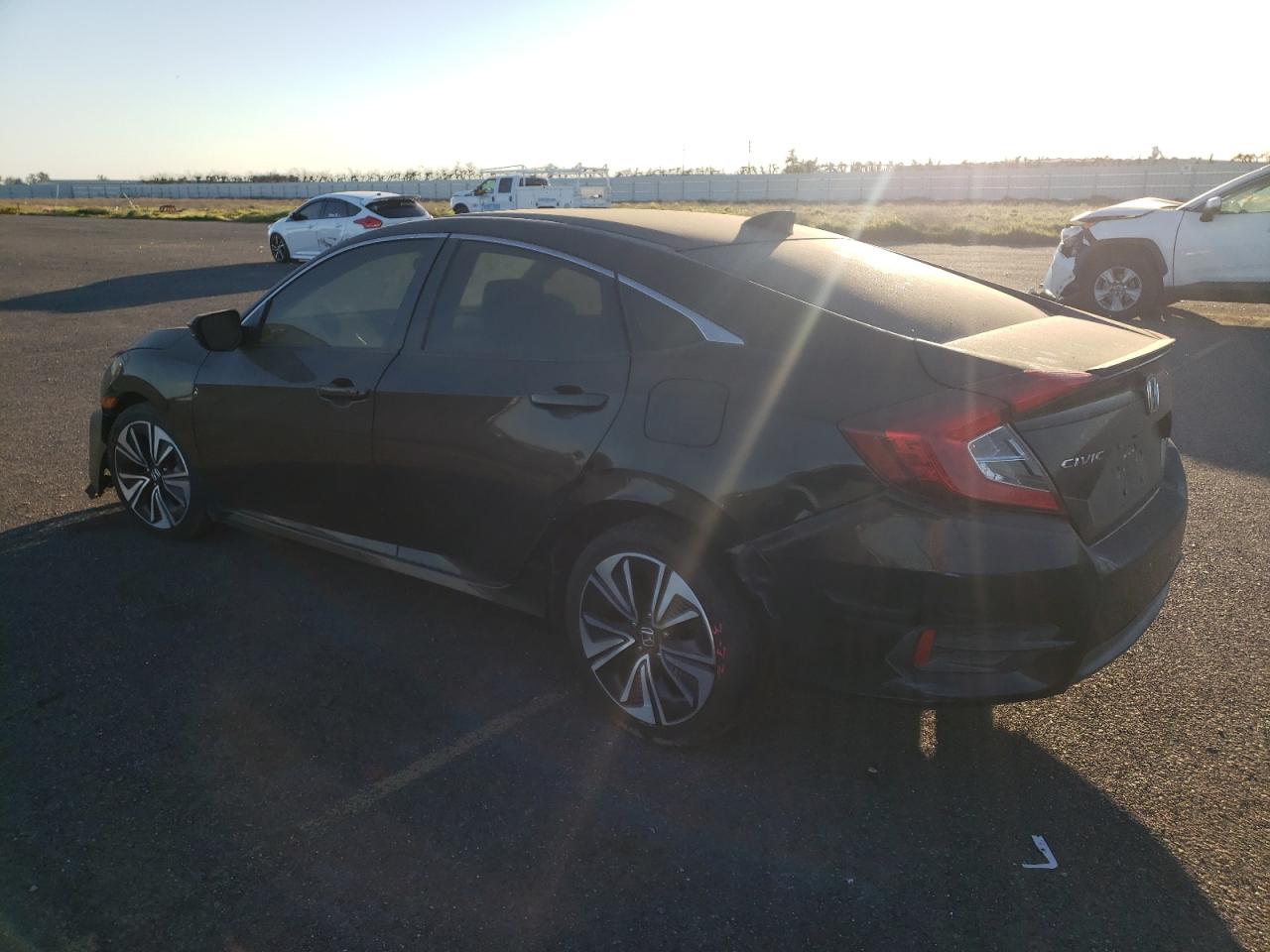 Photo 3 from auction – 2017 HONDA CIVIC EX with VIN 2HGFC1F33HH643590