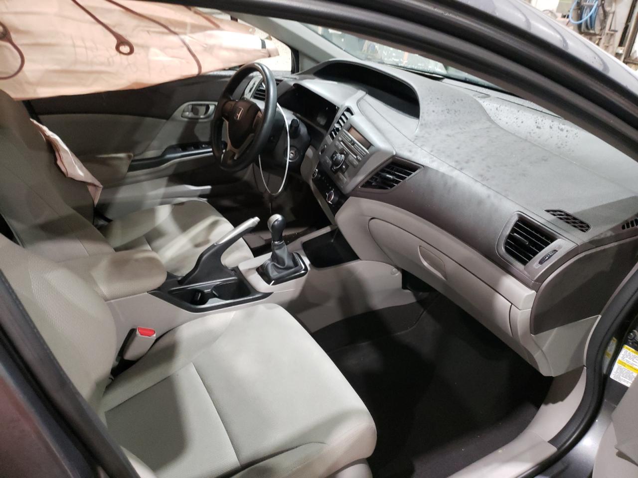 Photo 5 from auction – 2012 HONDA CIVIC DX with VIN 2HGFB2E2XCH047872