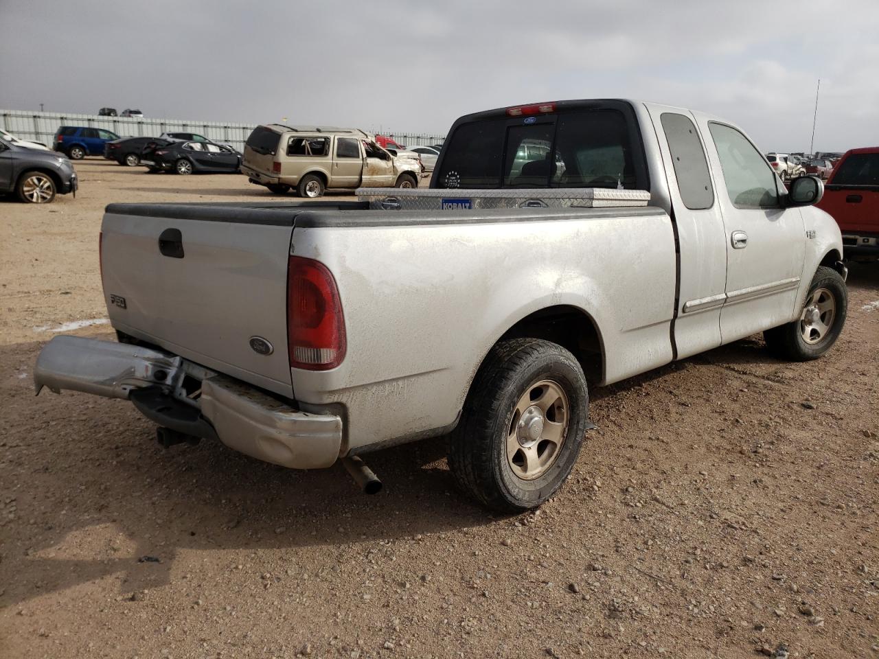 Photo 4 from auction – 2002 FORD F150 with VIN 1FTRX17232NB32708