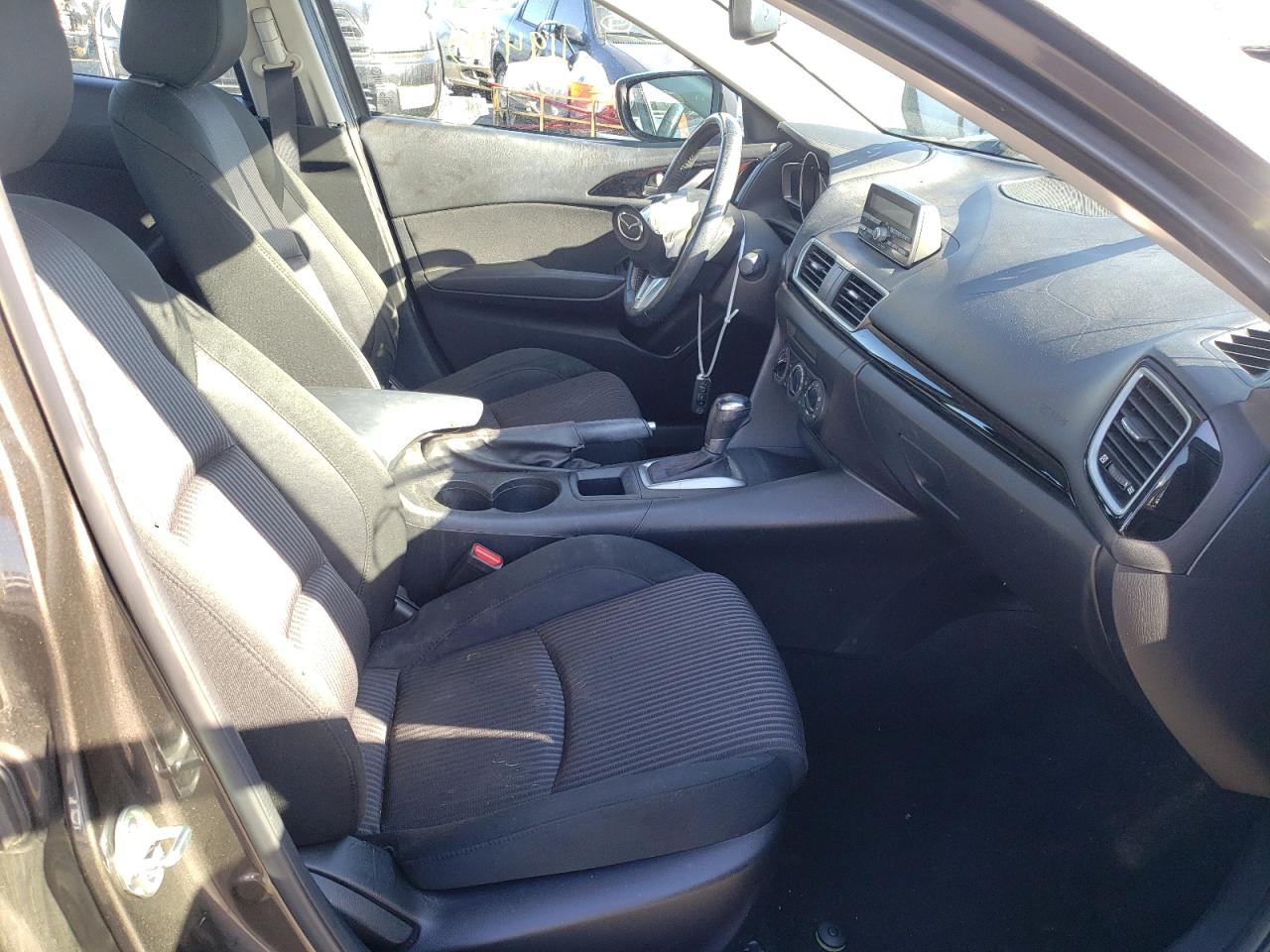 Photo 5 from auction – 2014 MAZDA 3 TOURING with VIN JM1BM1V74E1112360