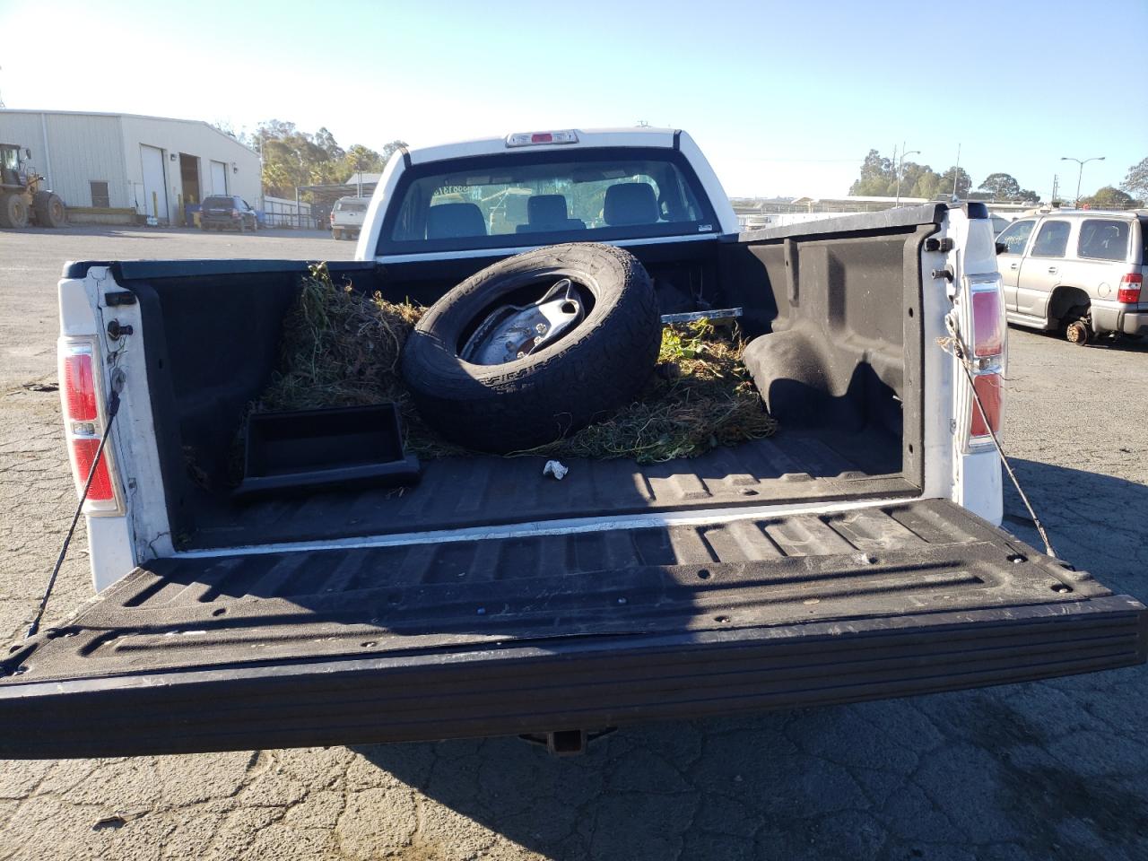 صورة رقم 6 من المزاد - 2014 FORD F150 مع VIN 1FTMF1CMXEKF62035