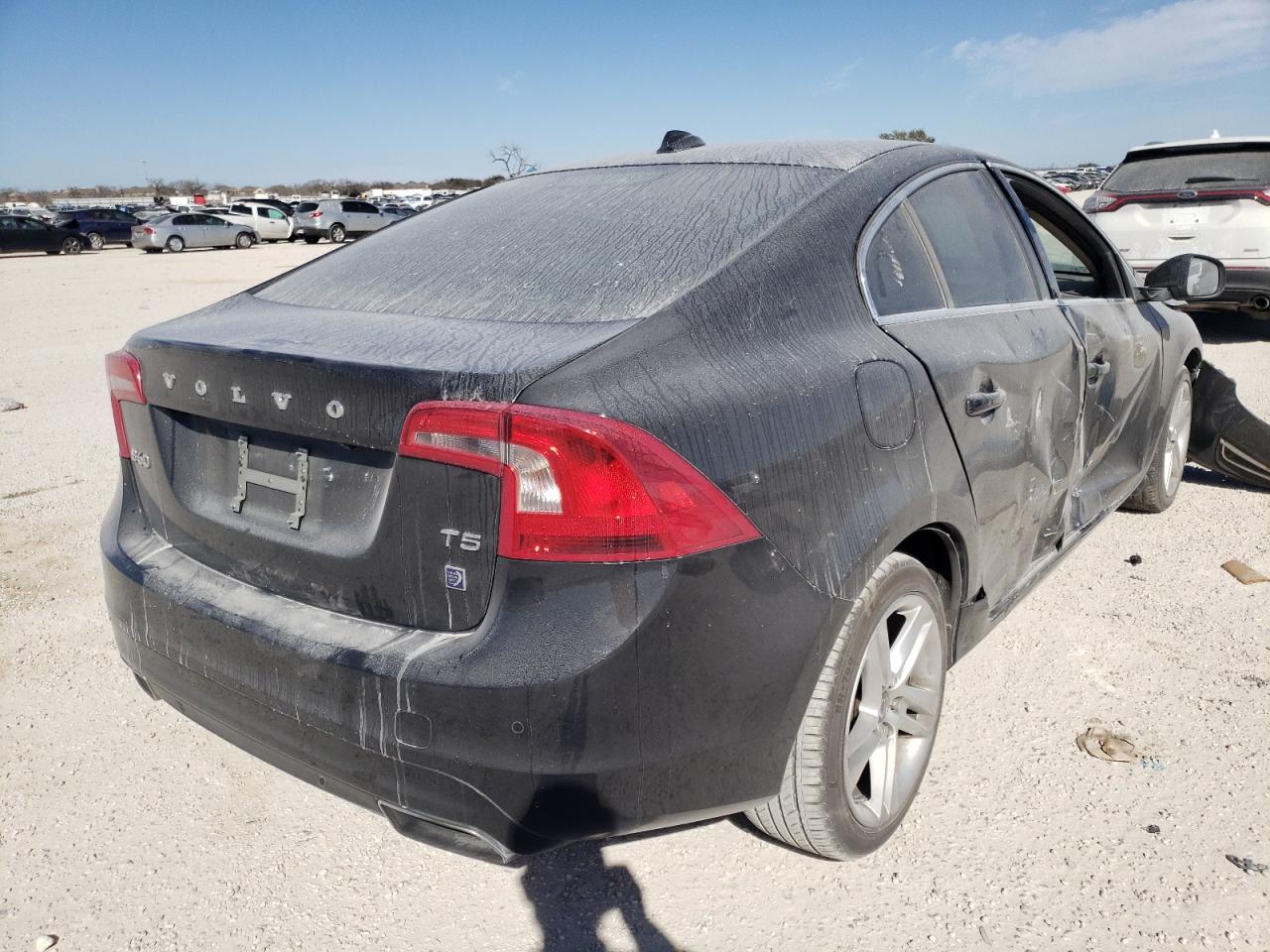 Photo 4 from auction – 2015 VOLVO S60 PREMIE with VIN YV140MFK2F1347070