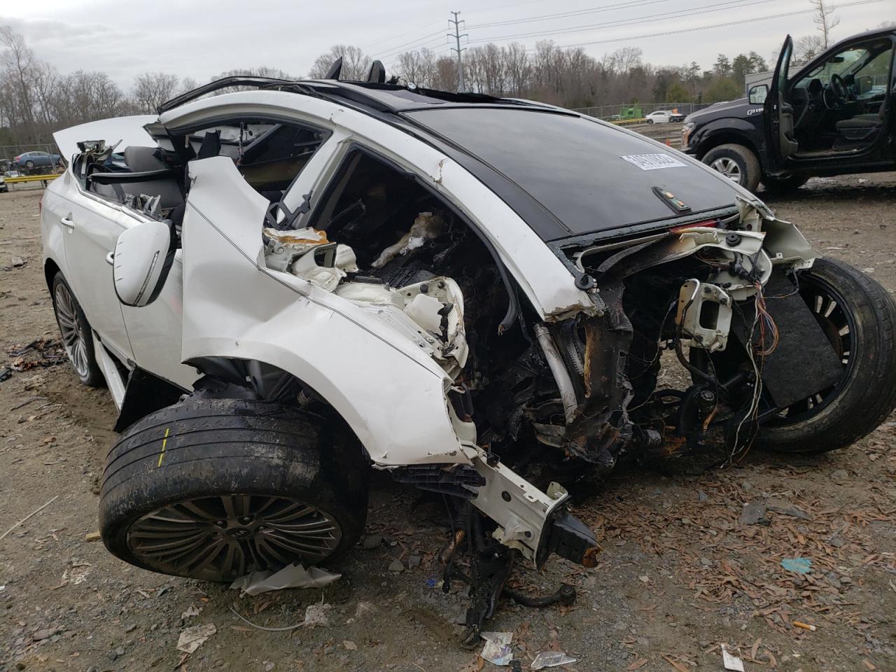 Photo 9 from auction – 2014 KIA CADENZA PR with VIN KNALN4D72E5143147