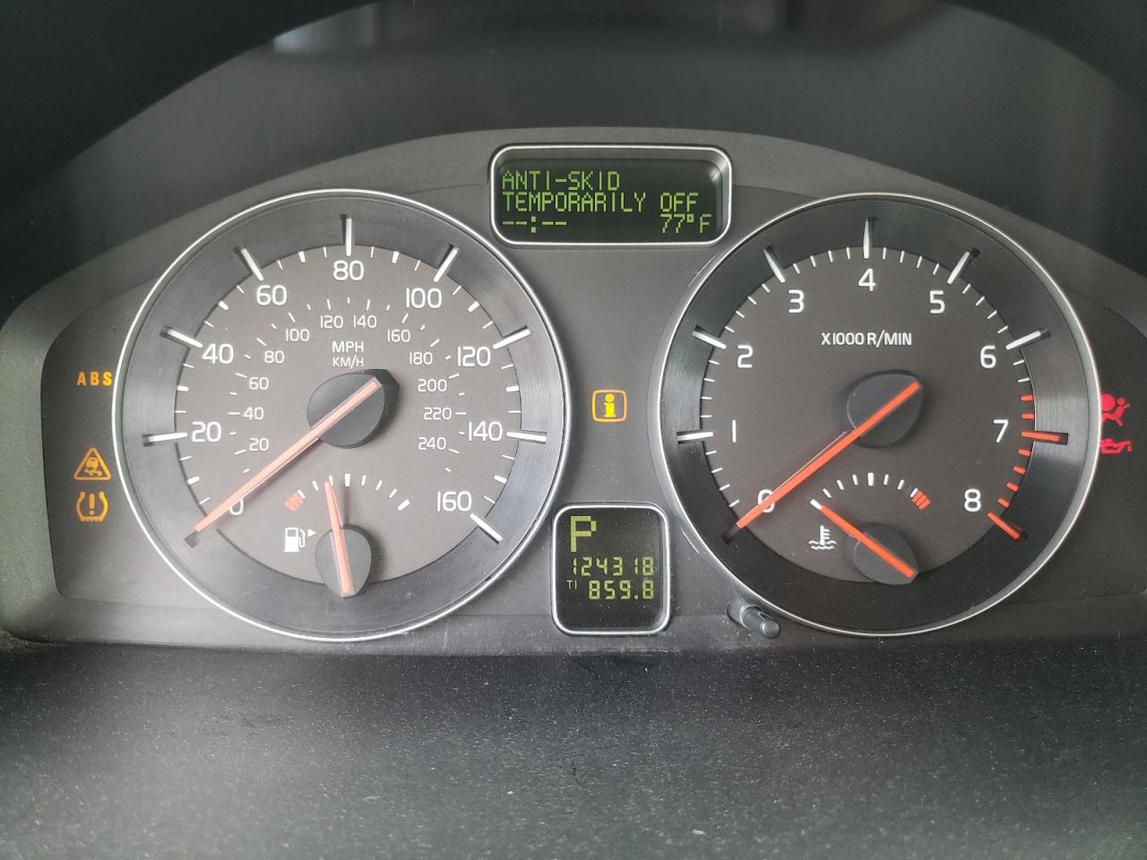 Photo 8 from auction – 2009 VOLVO C70 T5 with VIN YV1MC67269J074446