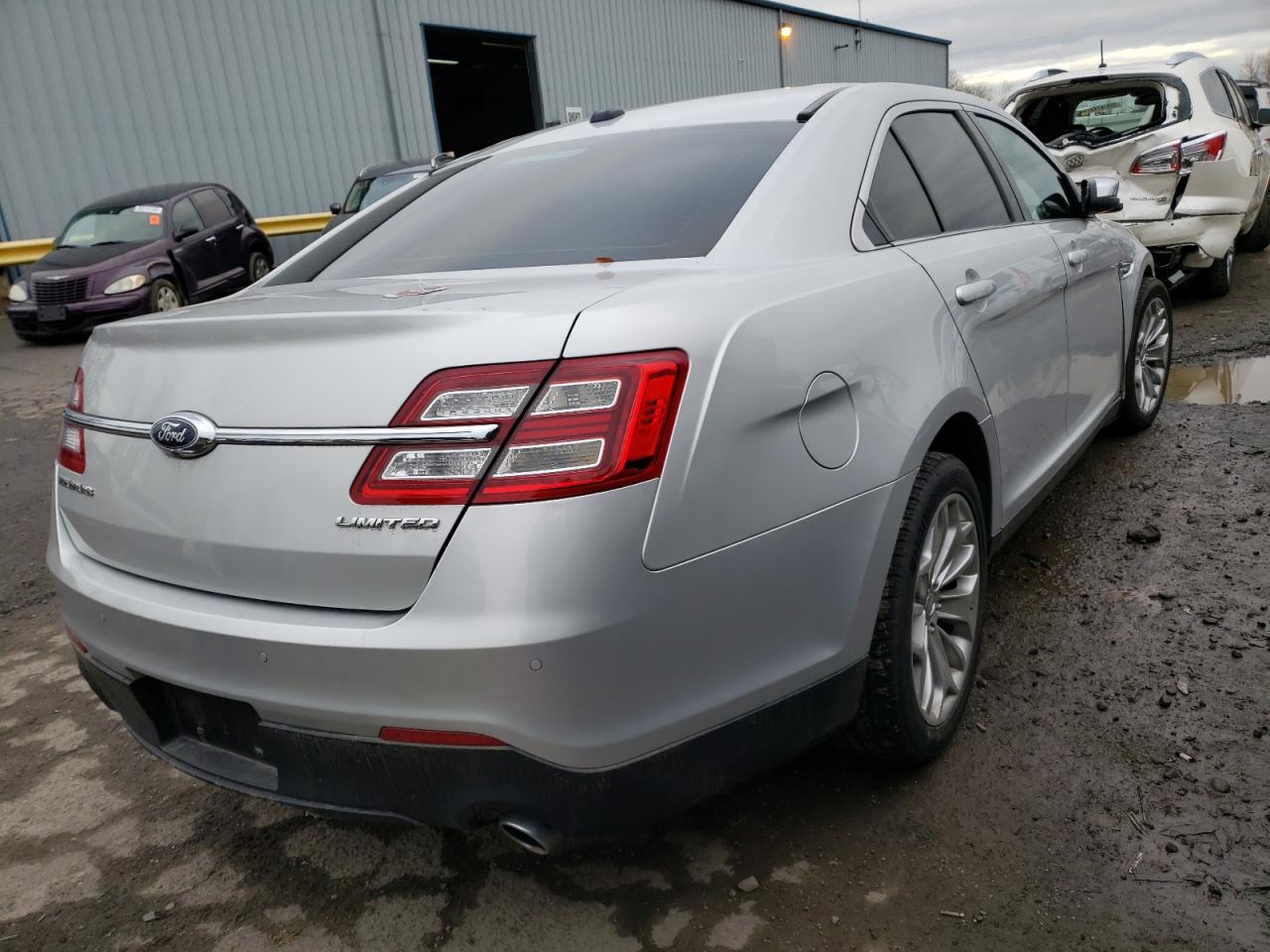 Photo 4 from auction – 2014 FORD TAURUS LIM with VIN 1FAHP2F8XEG176338