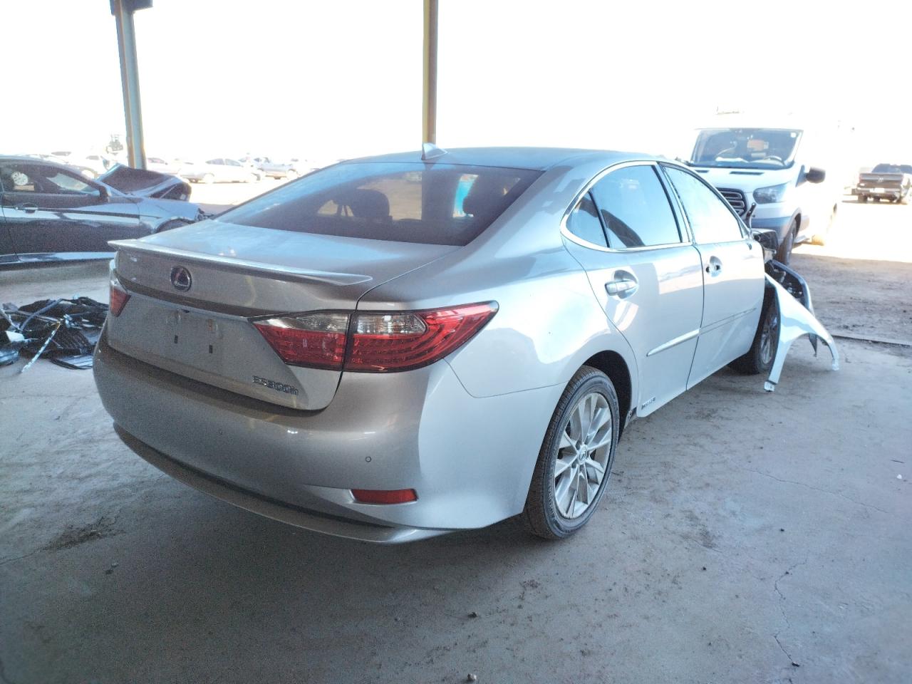 Photo 4 from auction – 2015 LEXUS ES 300H with VIN JTHBW1GG7F2093465