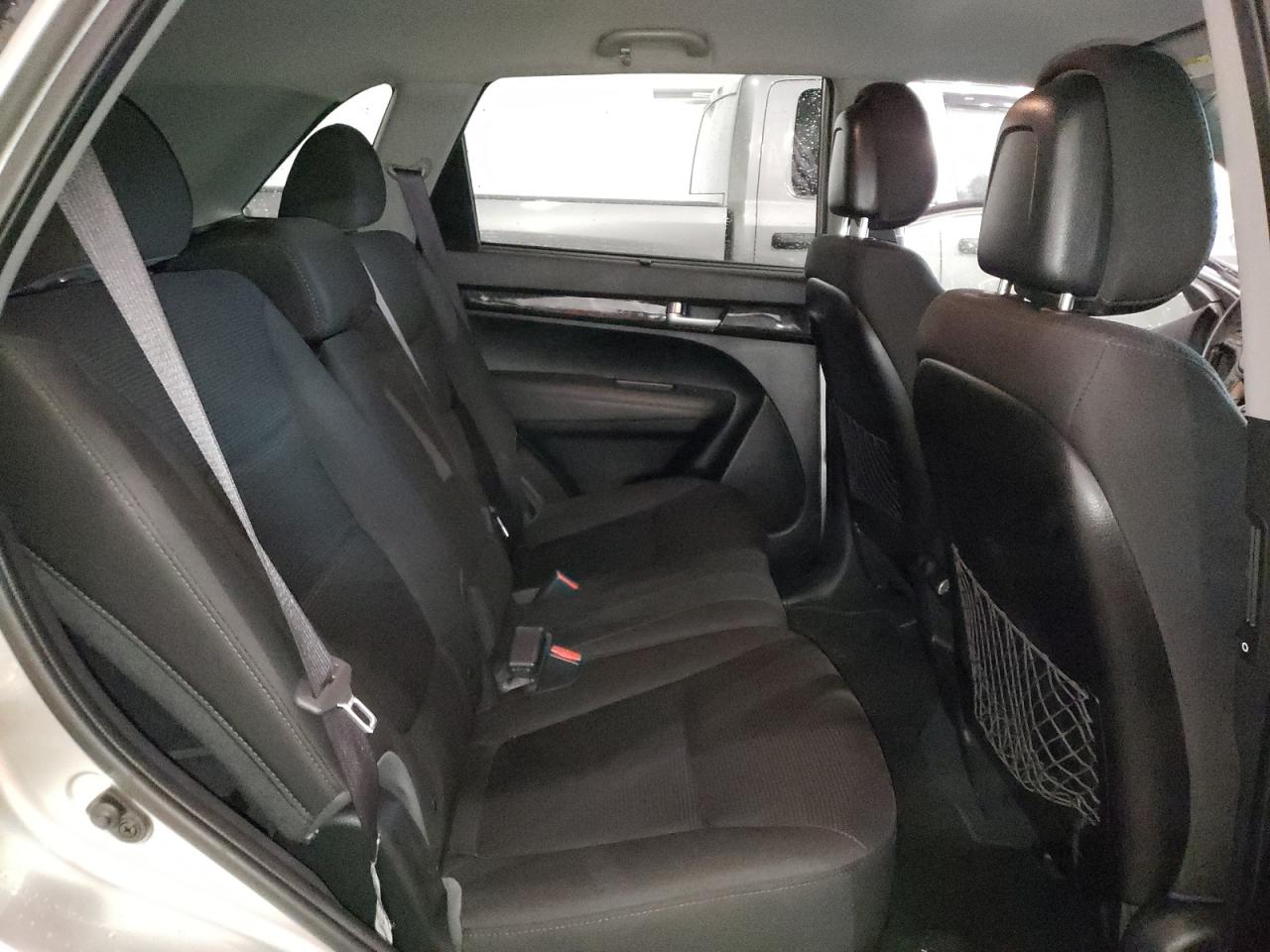 Photo 6 from auction – 2014 KIA SORENTO LX with VIN 5XYKT4A62EG464547