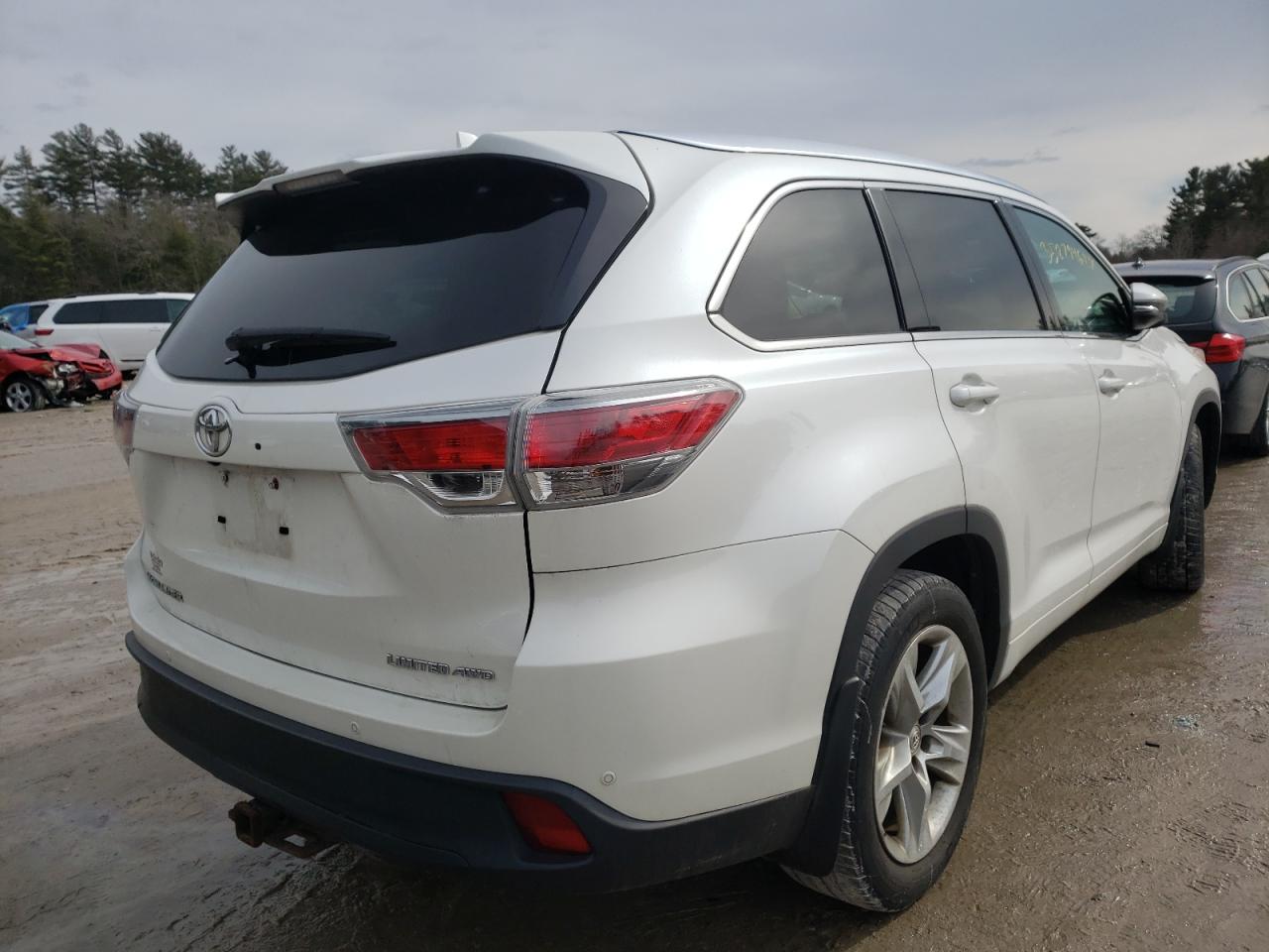Photo 4 from auction – 2014 TOYOTA HIGHLANDER with VIN 5TDDKRFH4ES068528