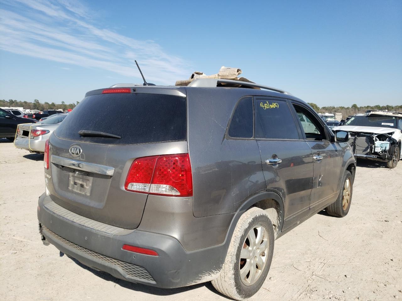 Photo 4 from auction – 2011 KIA SORENTO BA with VIN 5XYKT3A1XBG126582