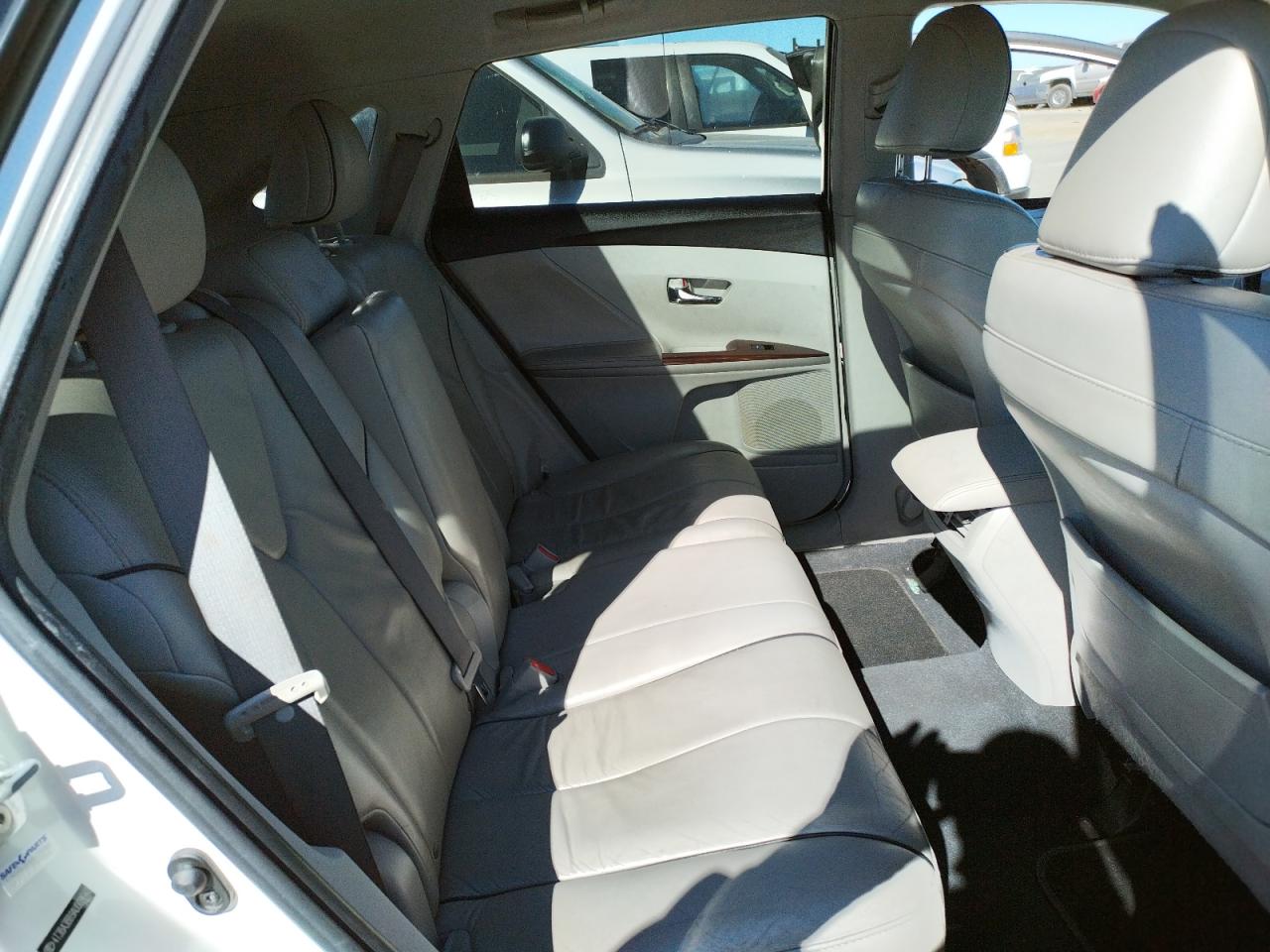 Photo 6 from auction – 2010 TOYOTA VENZA with VIN 4T3BA3BB9AU009640
