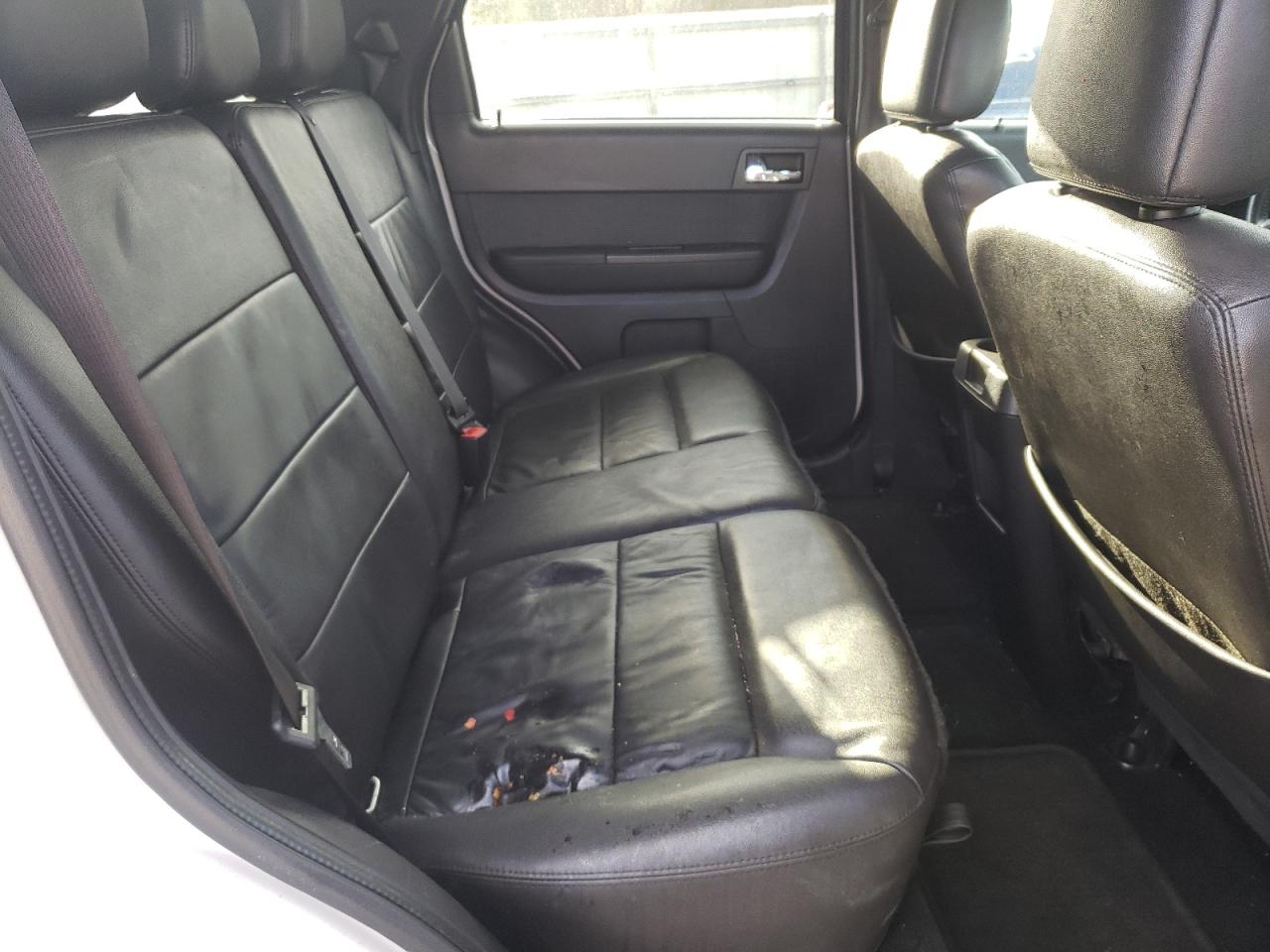 Photo 6 from auction – 2011 FORD ESCAPE with VIN 1FMCU0EG2BKB69253