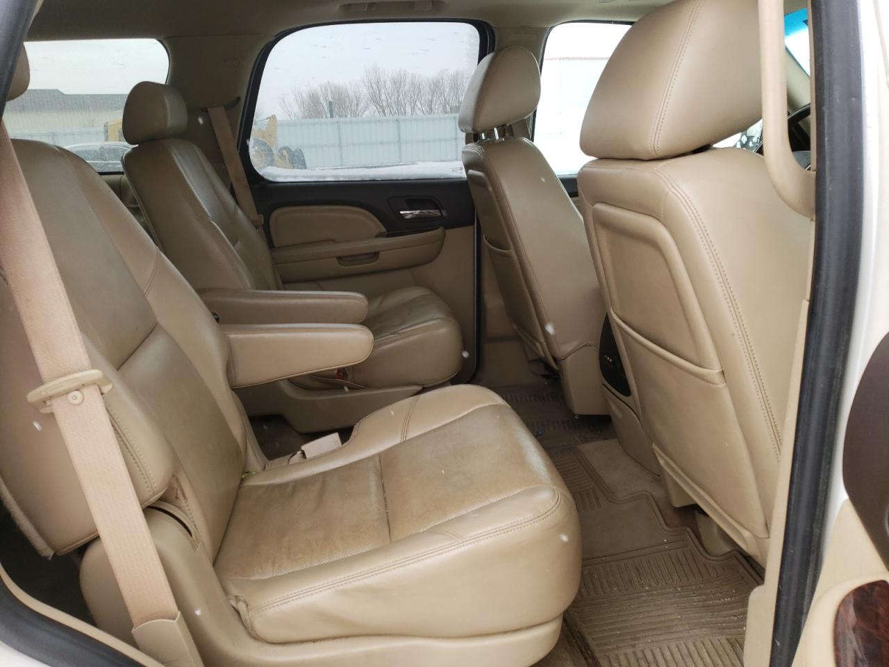 Photo 6 from auction – 2010 GMC YUKON DENA with VIN 1GKUKEEF9AR172678