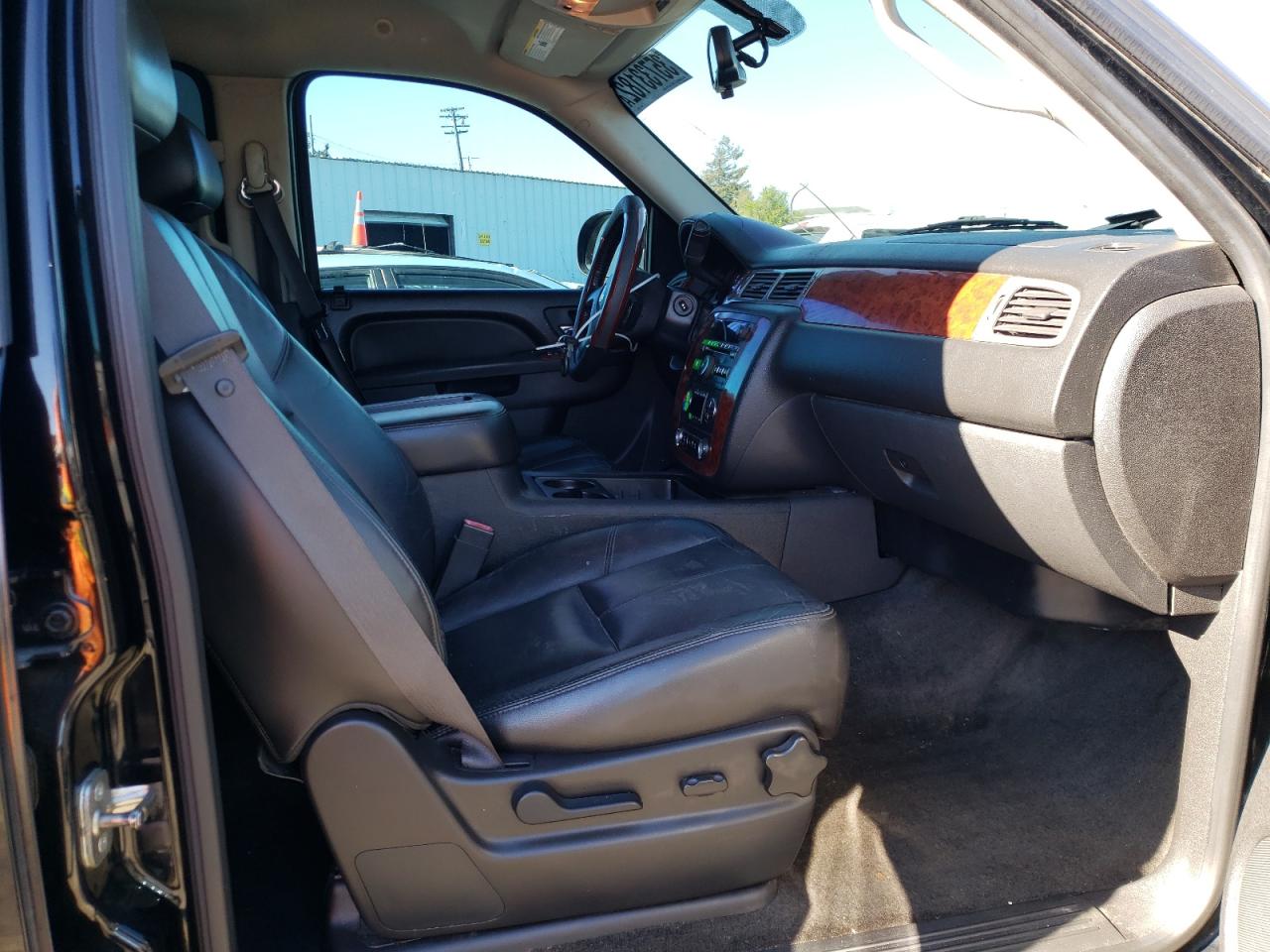Photo 5 from auction – 2012 CHEVROLET AVALANCHE with VIN 3GNMCFE0XCG117385