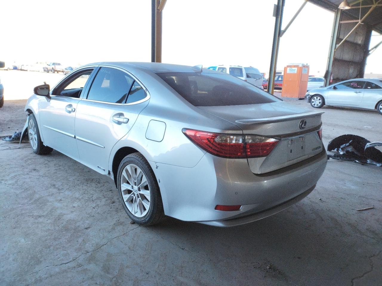 Photo 3 from auction – 2015 LEXUS ES 300H with VIN JTHBW1GG7F2093465