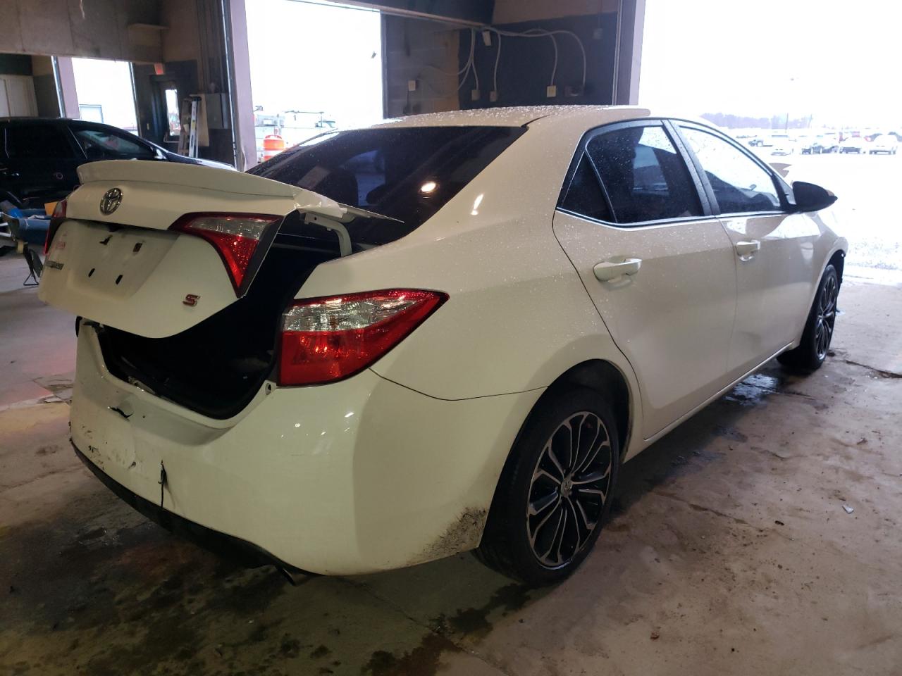 Photo 4 from auction – 2014 TOYOTA COROLLA L with VIN 5YFBURHE4EP093328