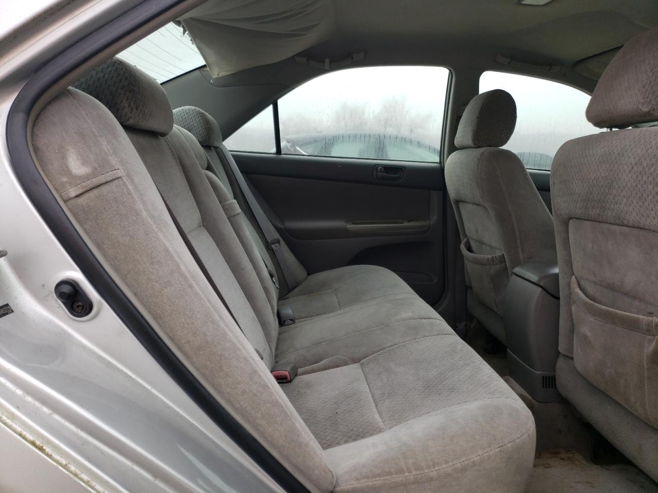 Photo 6 from auction – 2004 TOYOTA CAMRY LE with VIN 4T1BE32KX4U327218