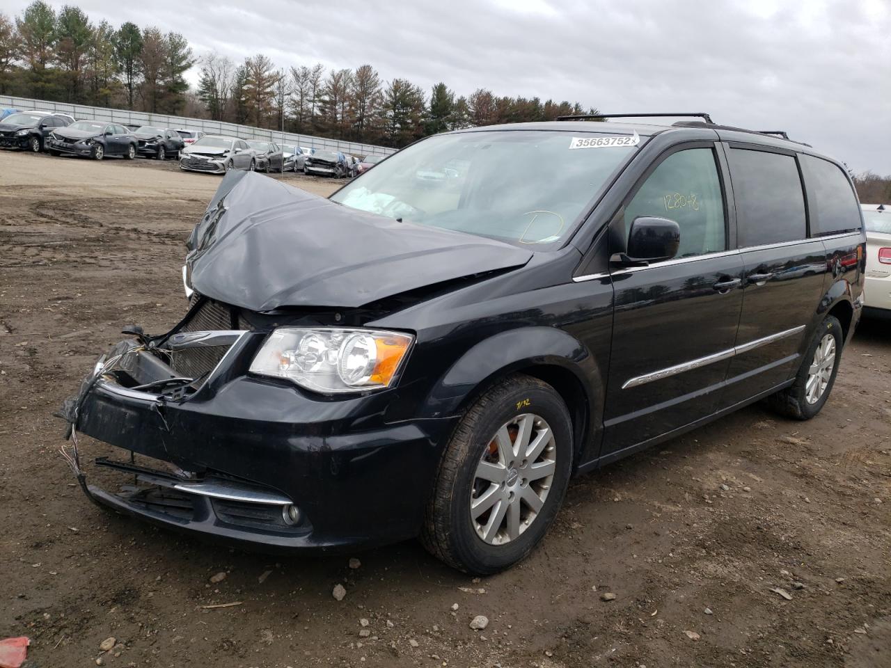 Photo 2 from auction – 2014 CHRYSLER TOWN & COU with VIN 2C4RC1BG9ER149096