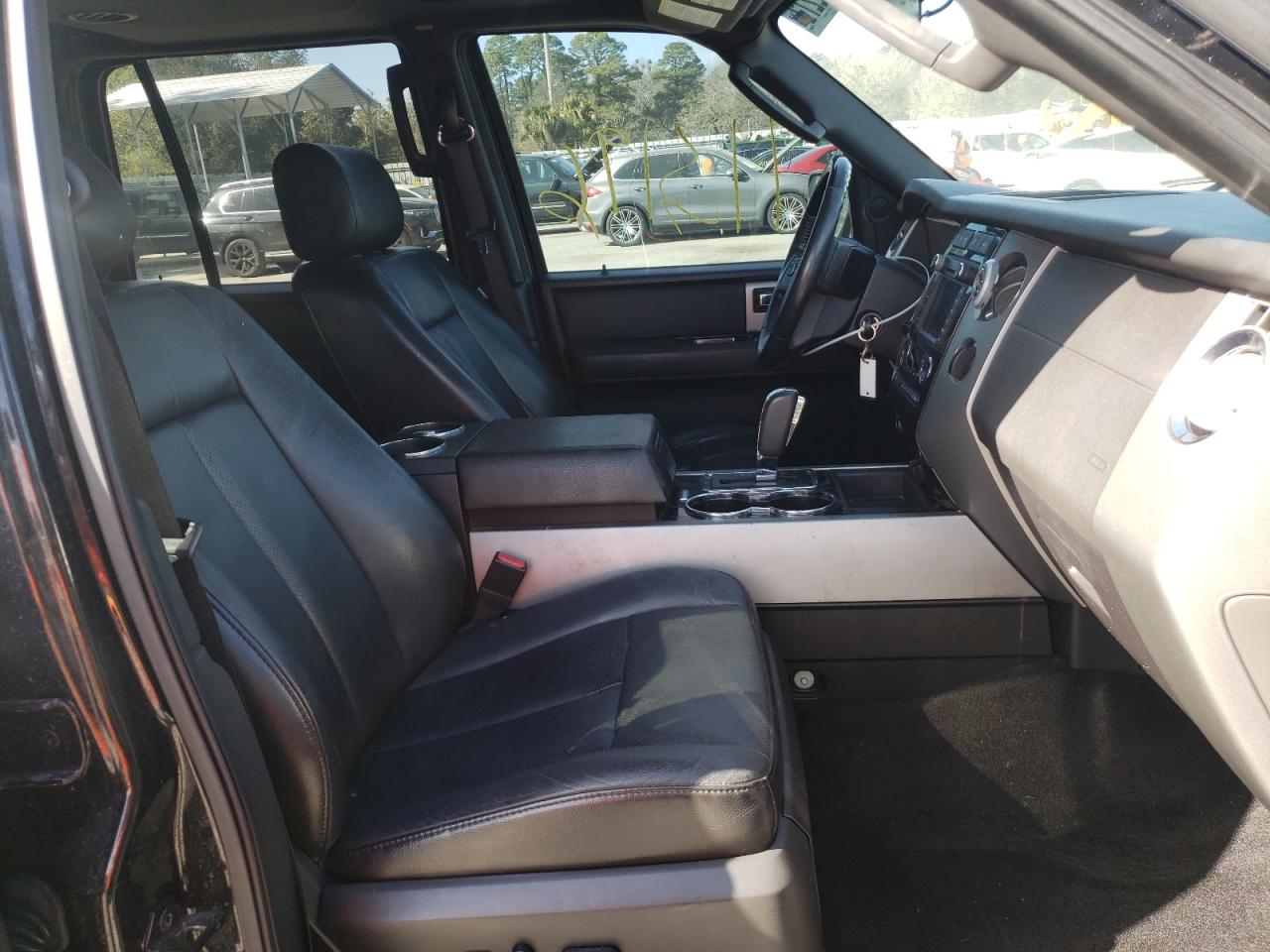 Photo 5 from auction – 2013 FORD EXPEDITION with VIN 1FMJU1K58DEF30177