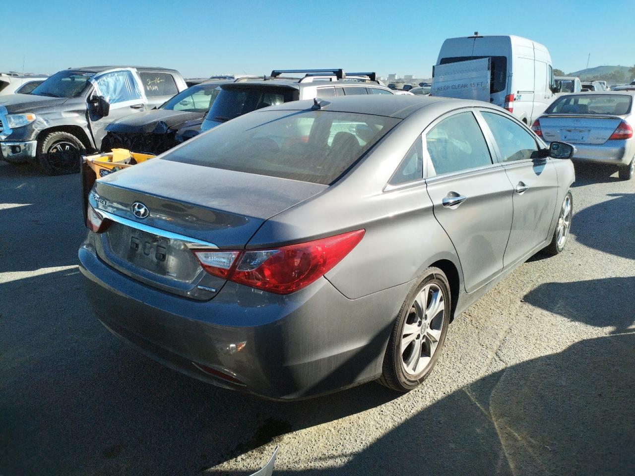 Photo 4 from auction – 2013 HYUNDAI SONATA SE with VIN 5NPEC4AC2DH648946