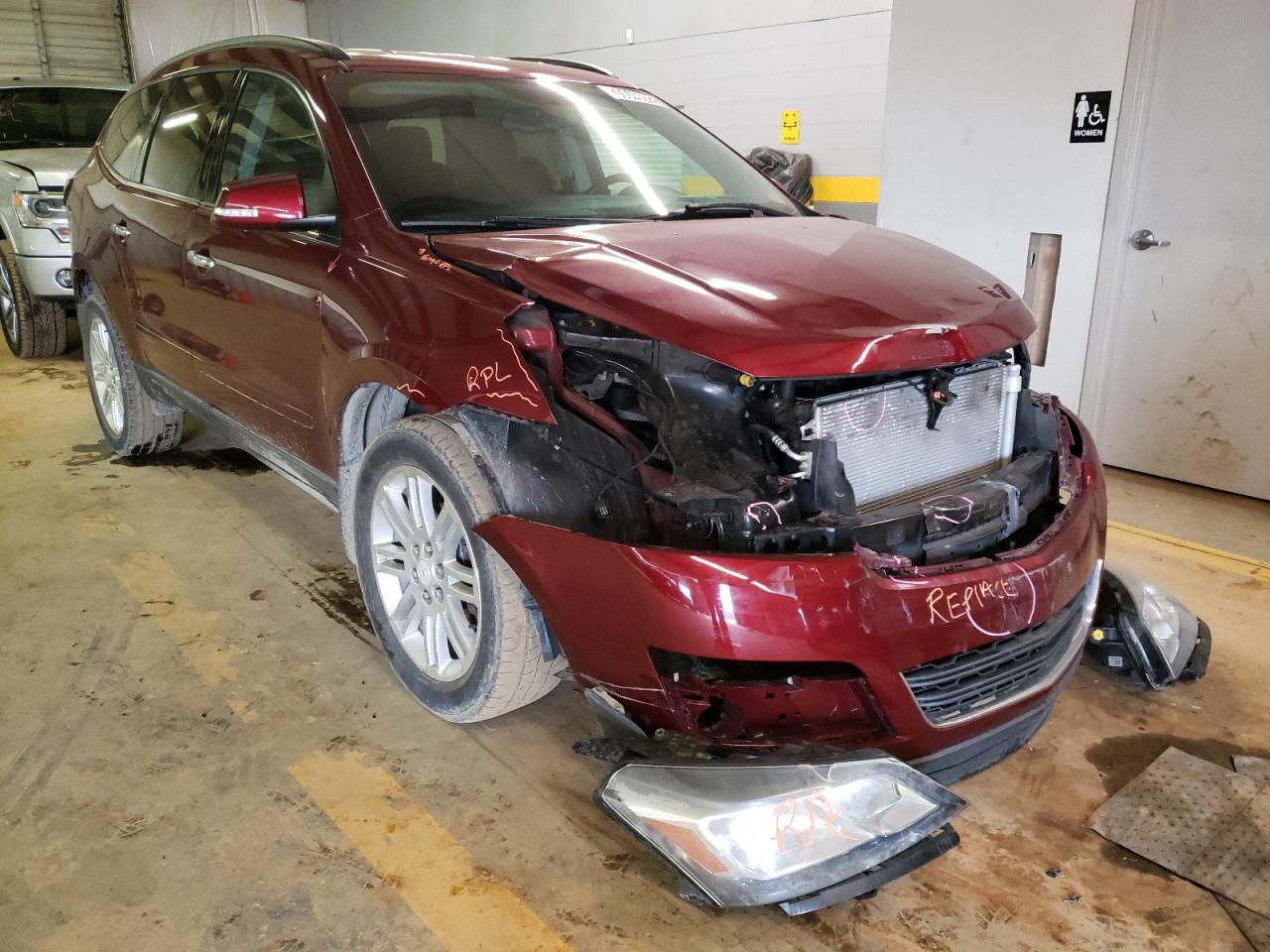 Photo 9 from auction – 2015 CHEVROLET TRAVERSE L with VIN 1GNKVGKD9FJ101602