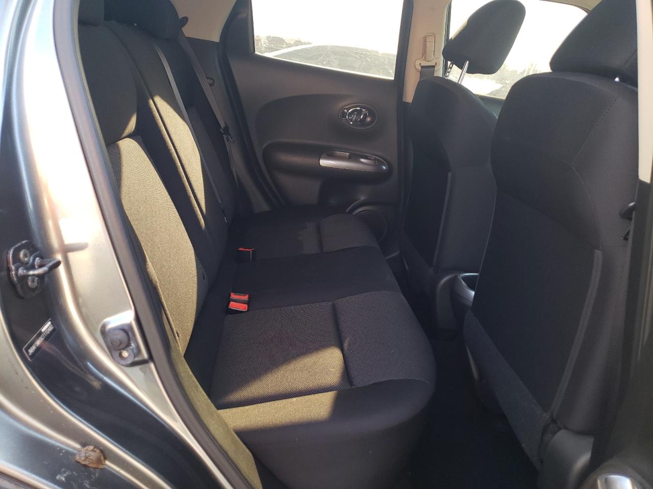 Photo 6 from auction – 2012 NISSAN JUKE S with VIN JN8AF5MV0CT110480